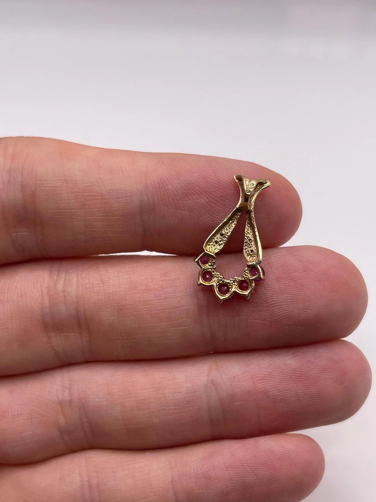 9ct gold ruby and diamond pendant - Image 2