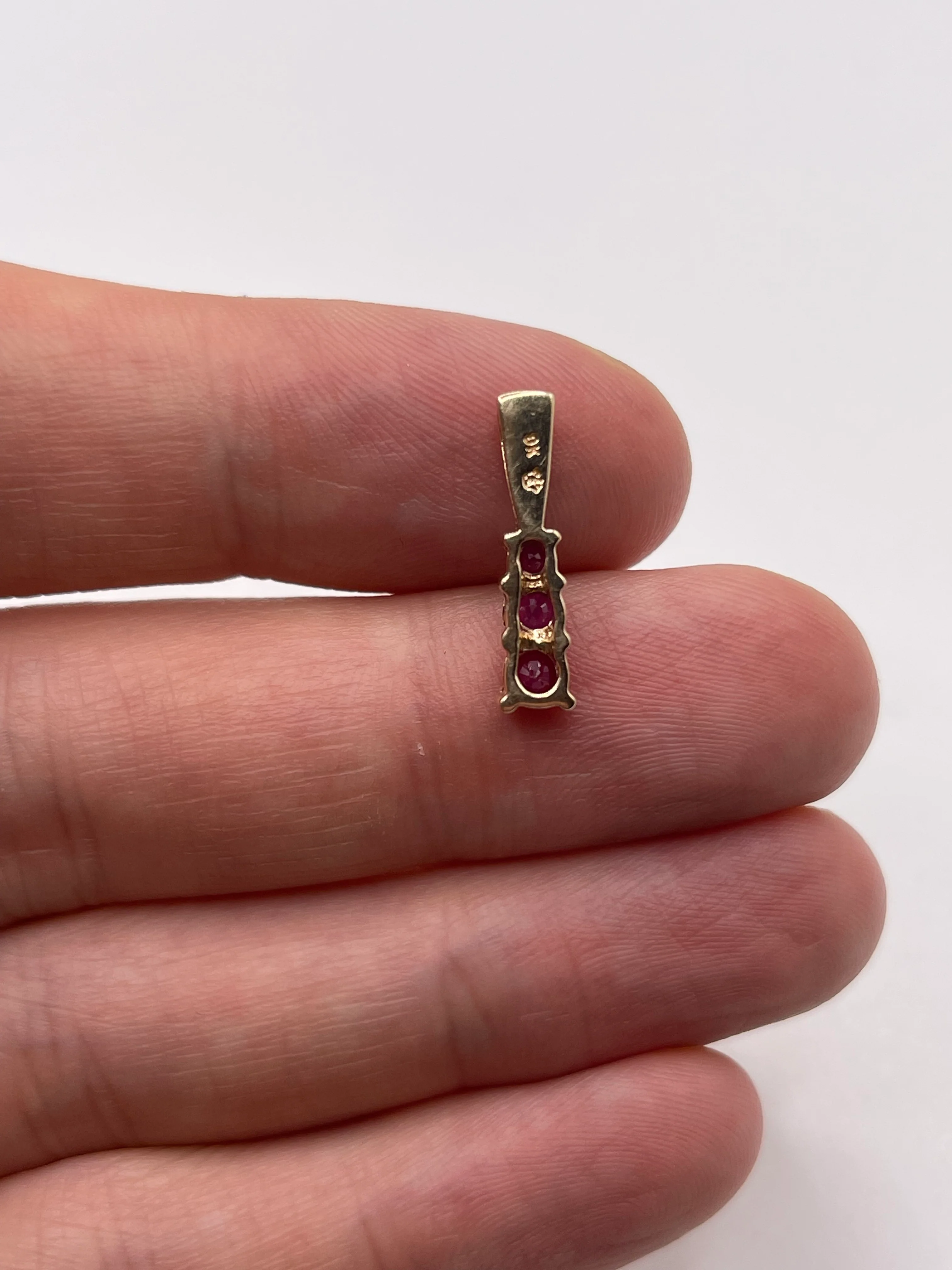9ct gold ruby and diamond pendant - Image 2