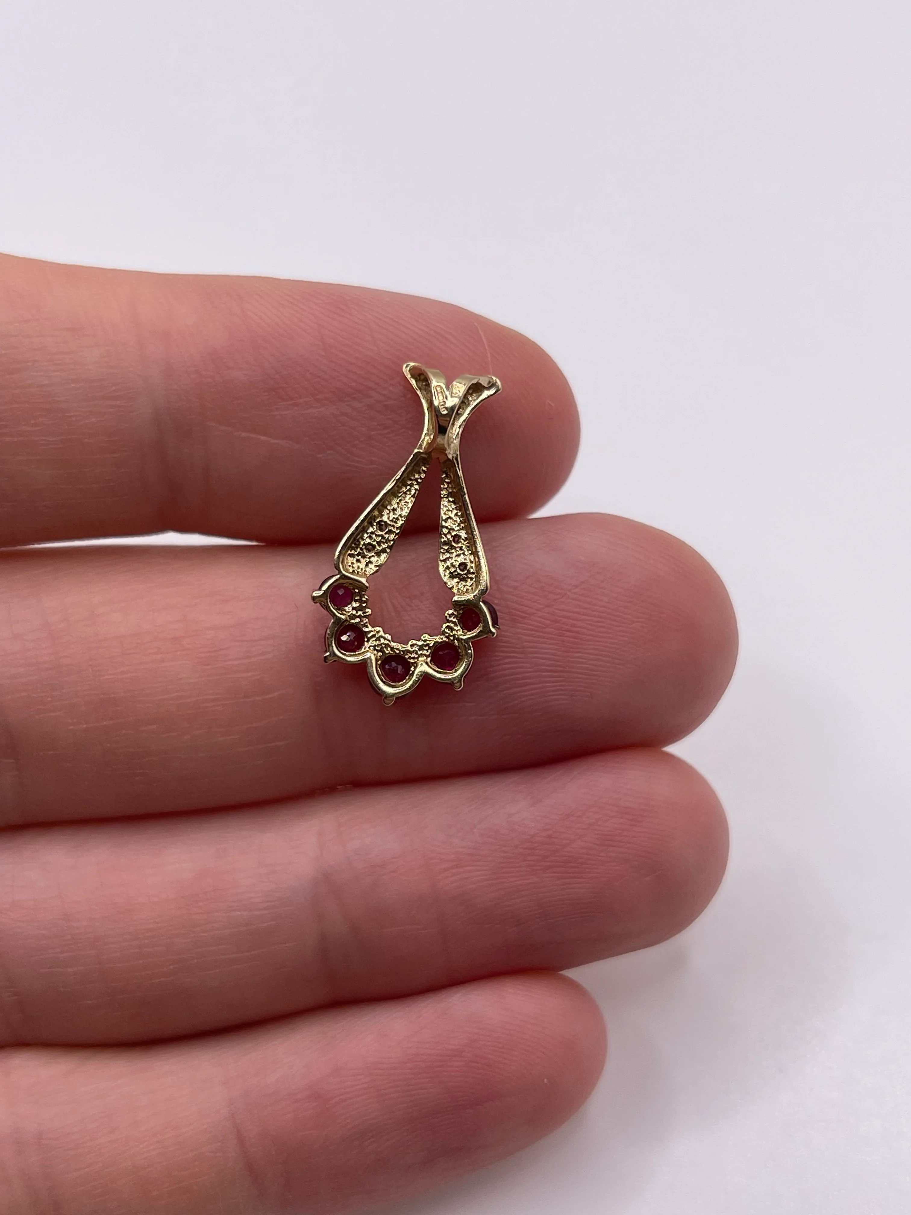 9ct gold ruby and diamond pendant - Image 2
