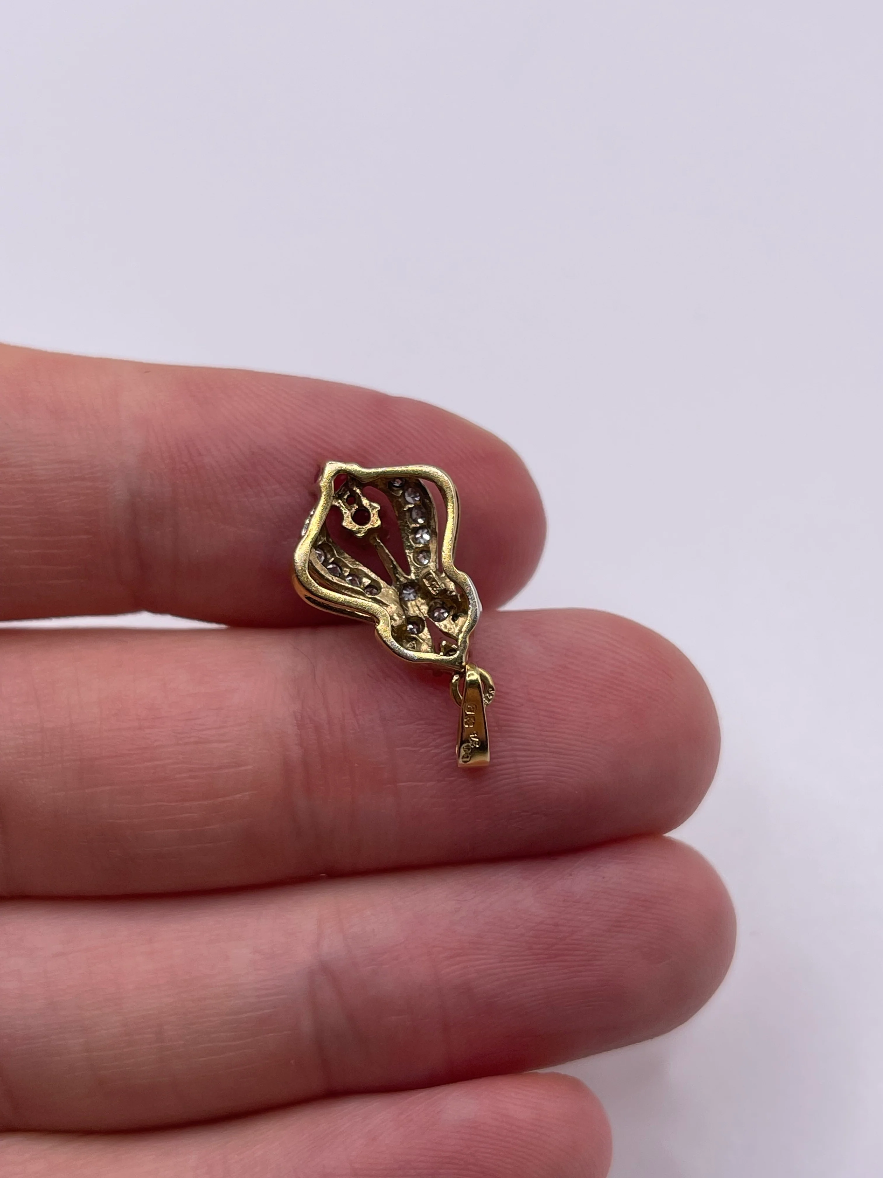 9ct gold ruby and diamond pendant - Image 2