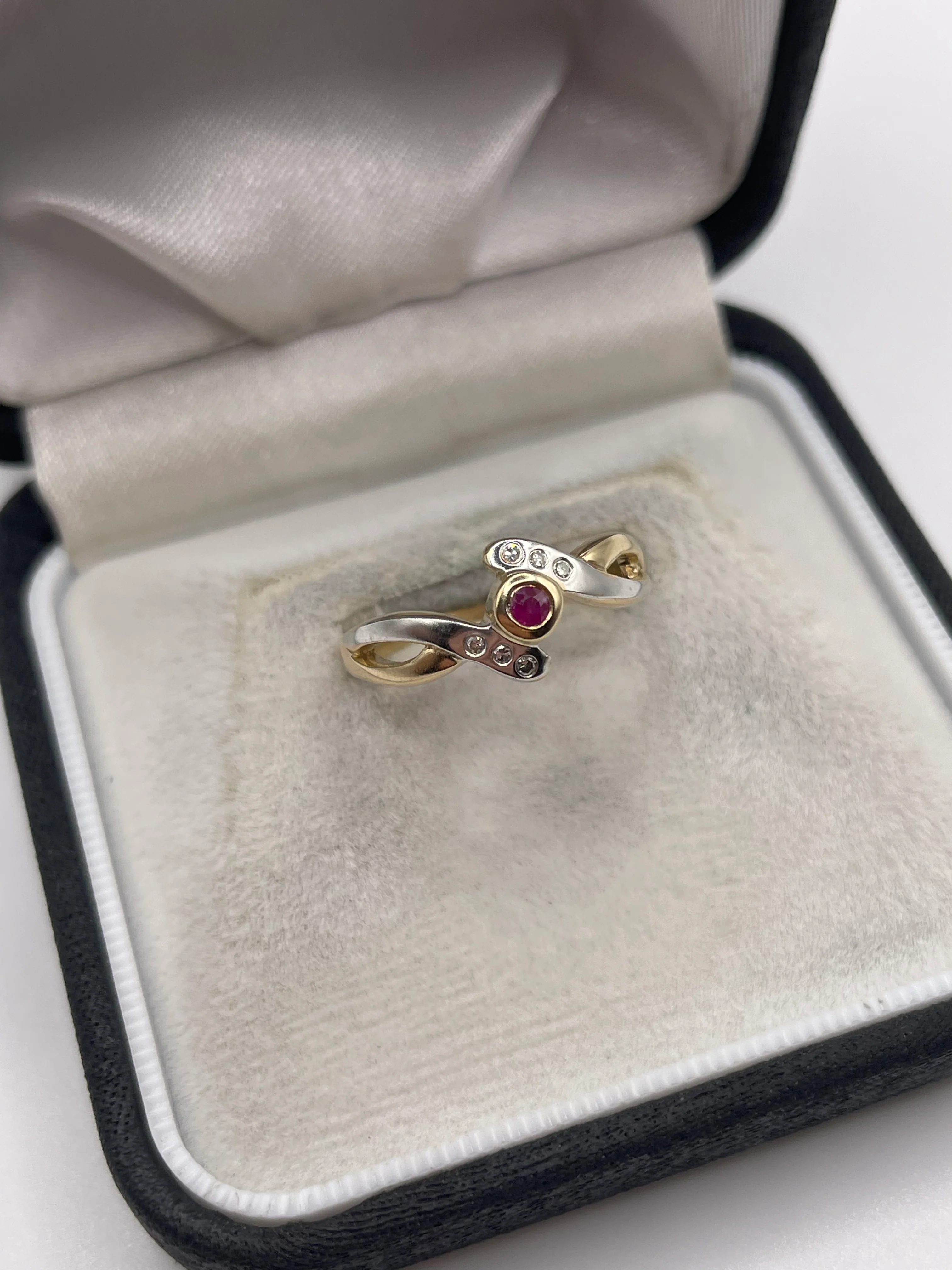 9ct gold ruby and diamond ring - Image 2