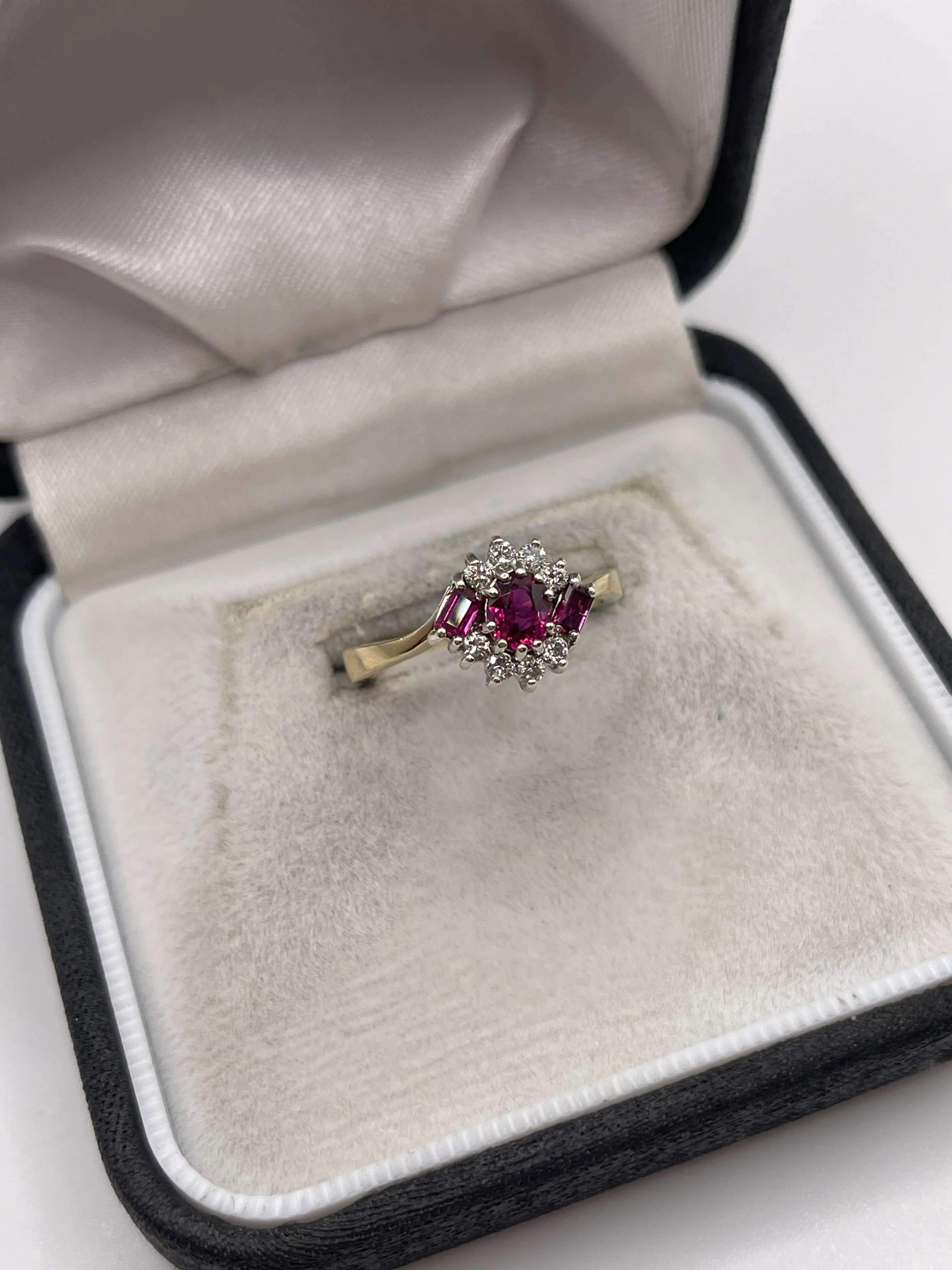 9ct gold ruby and diamond ring - Image 2