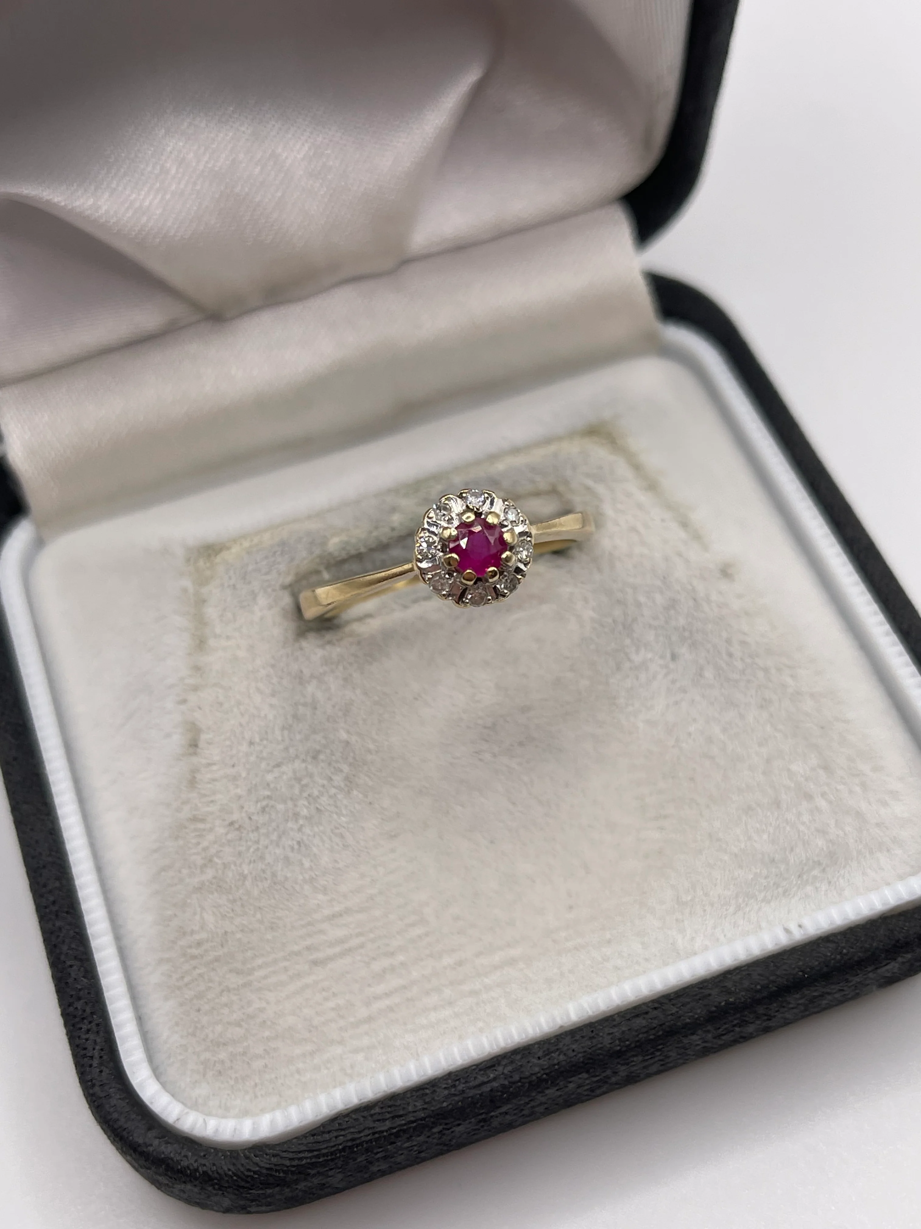 9ct gold ruby and diamond ring - Image 2
