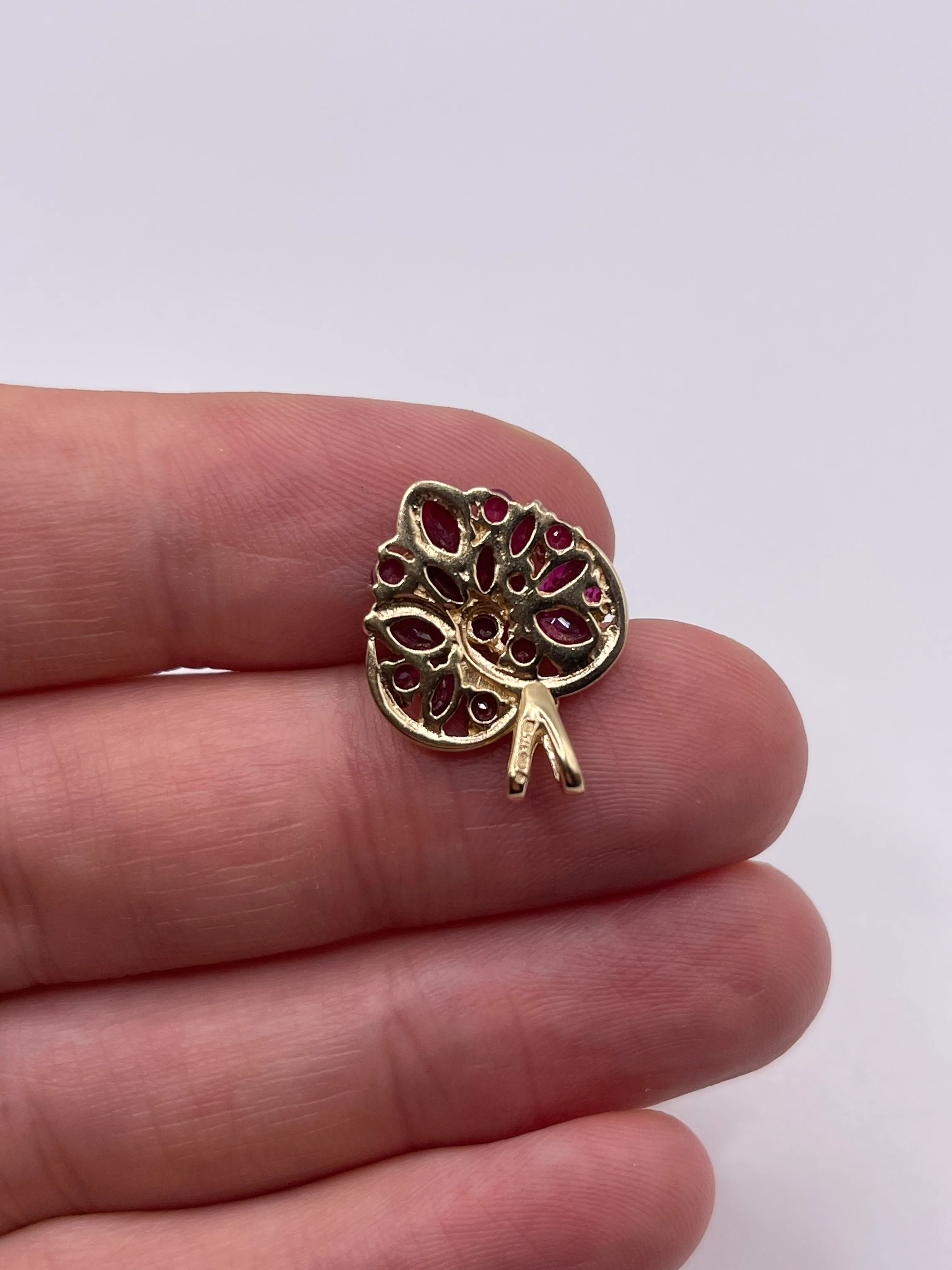 9ct gold ruby heart pendant - Image 2