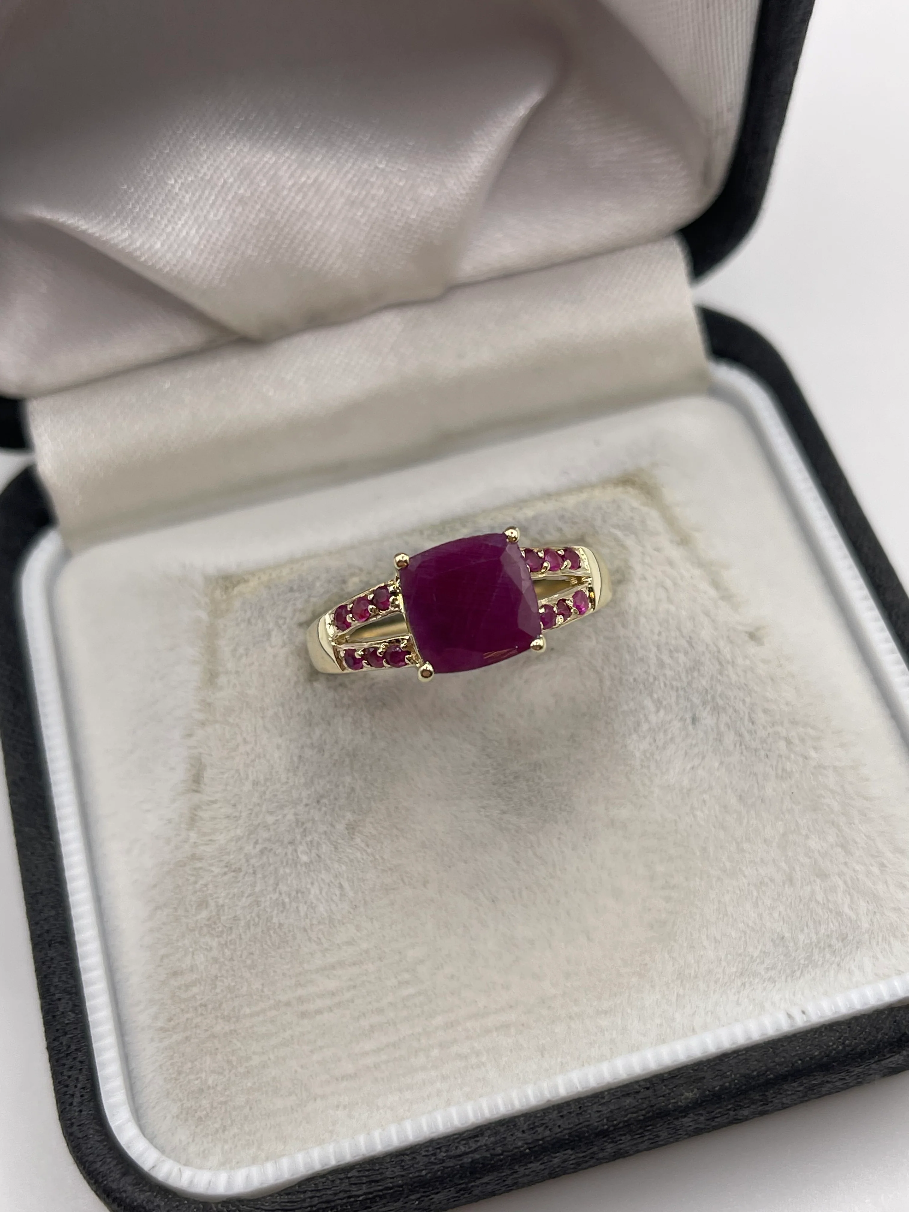 9ct gold ruby ring - Image 2