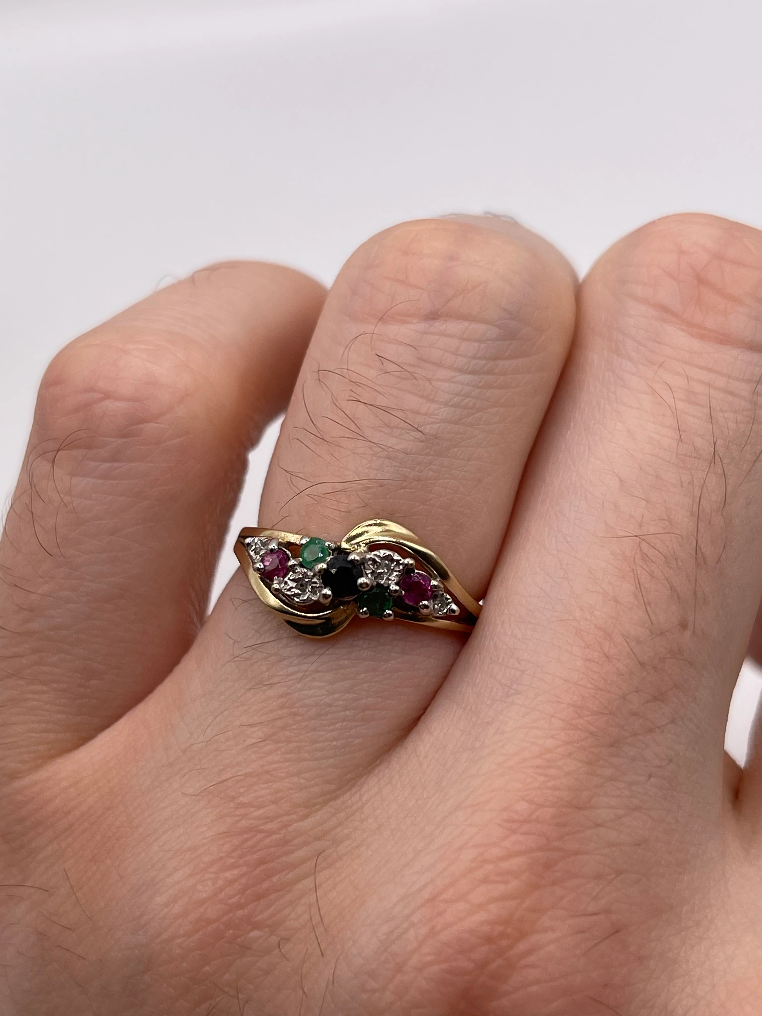 9ct gold ruby, sapphire, emerald and diamond ring - Image 4