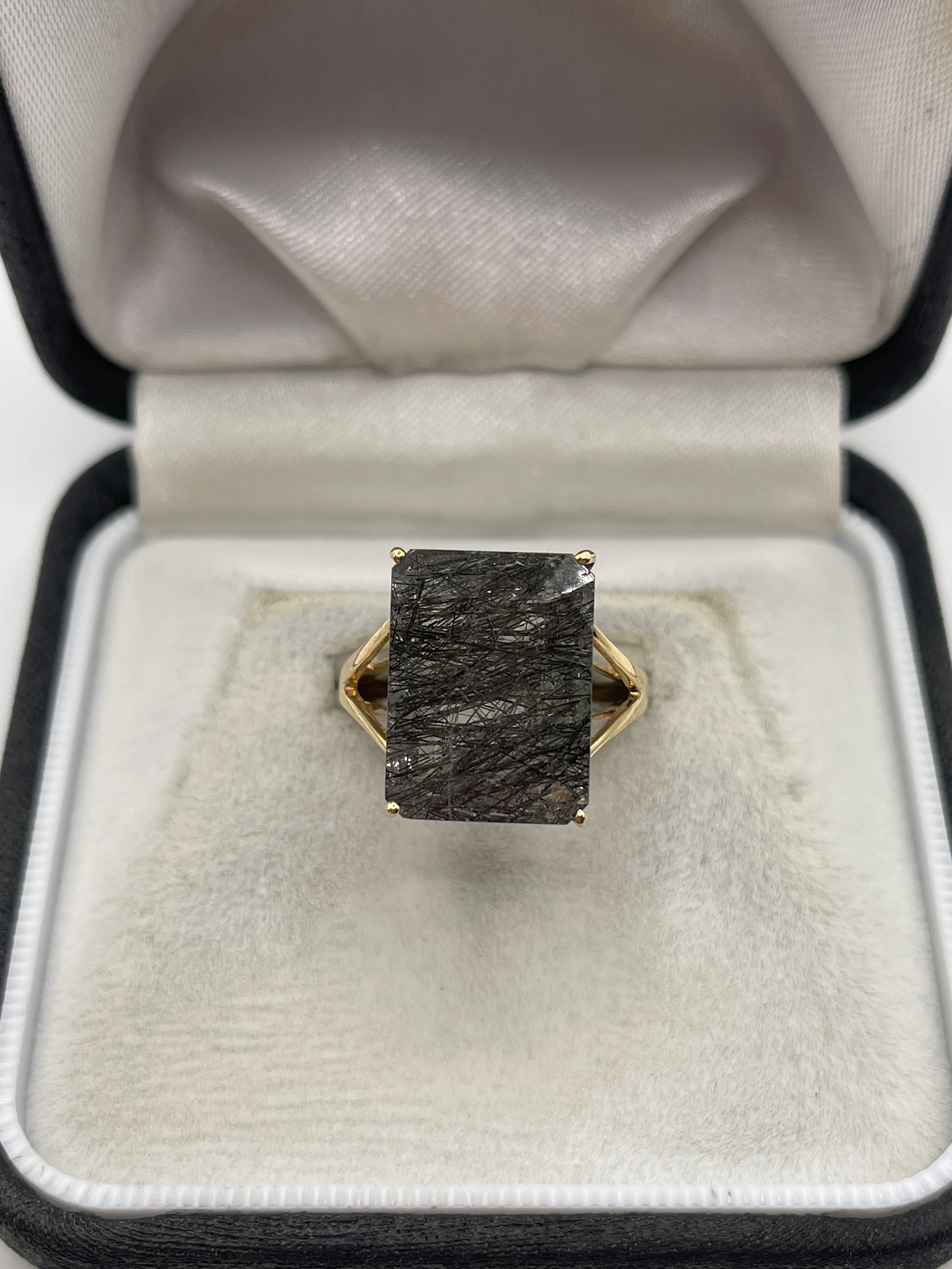 9ct gold rutile quartz ring
