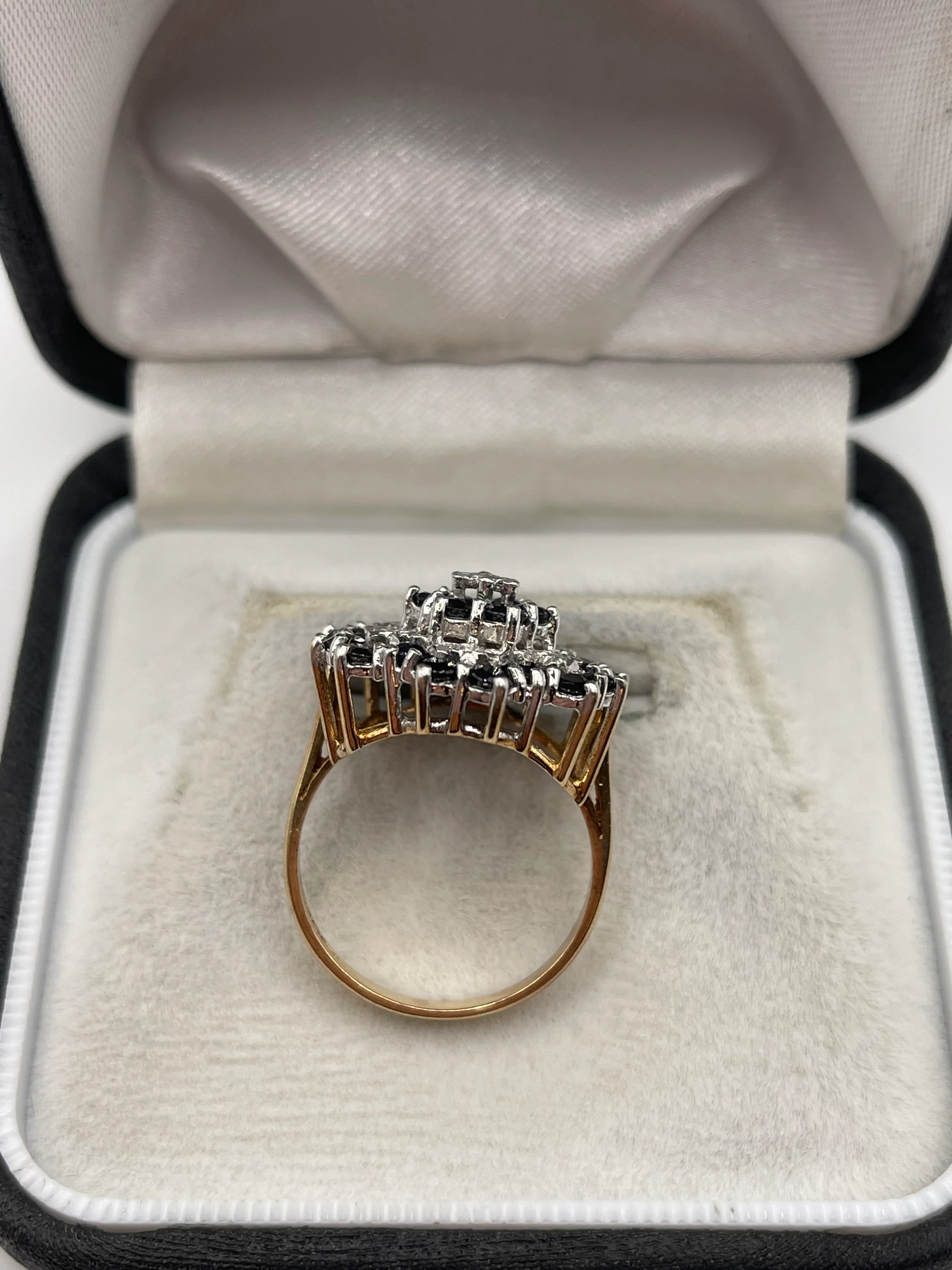 9ct gold sapphire and diamond cluster ring - Image 3