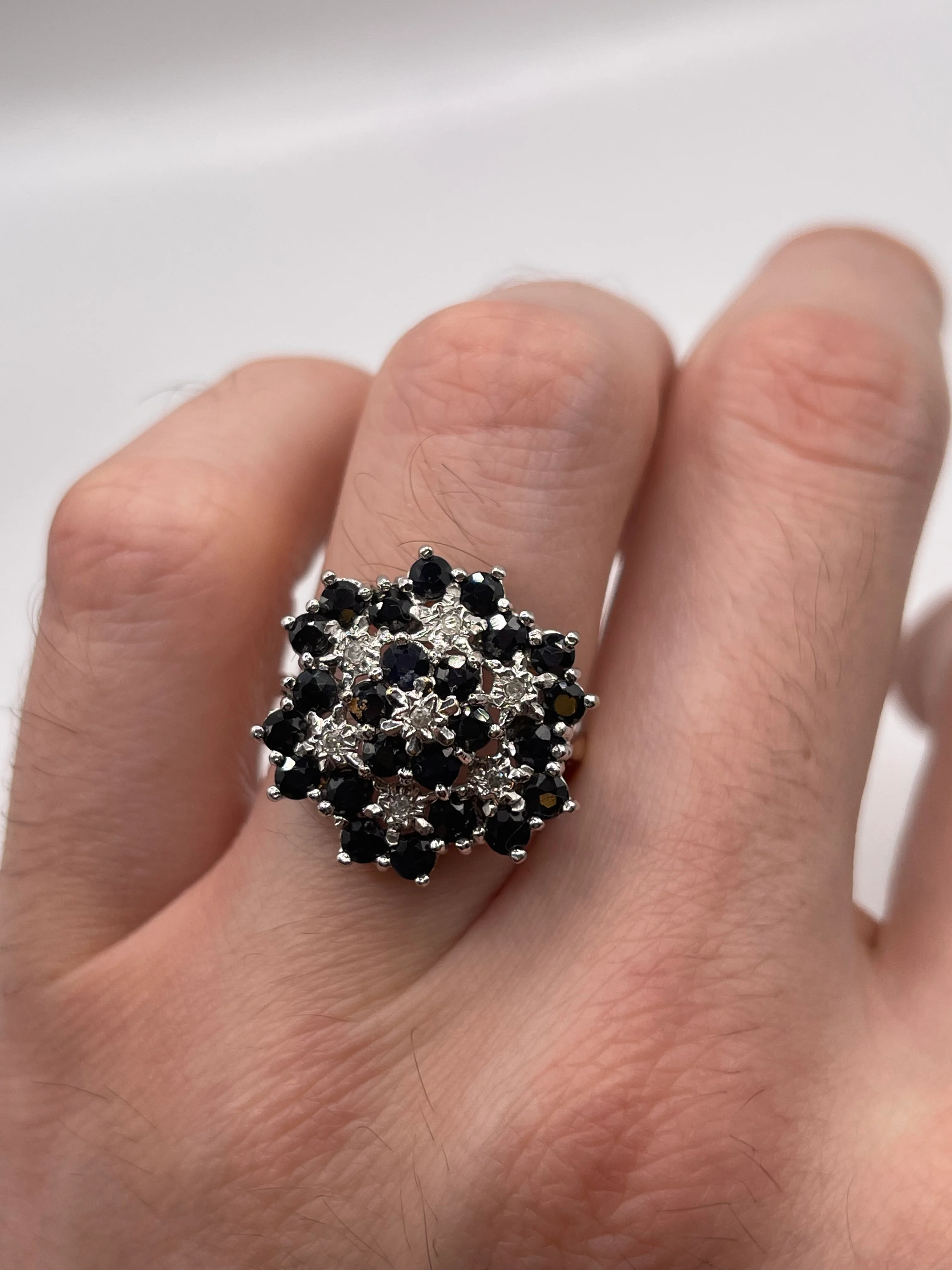 9ct gold sapphire and diamond cluster ring - Image 4