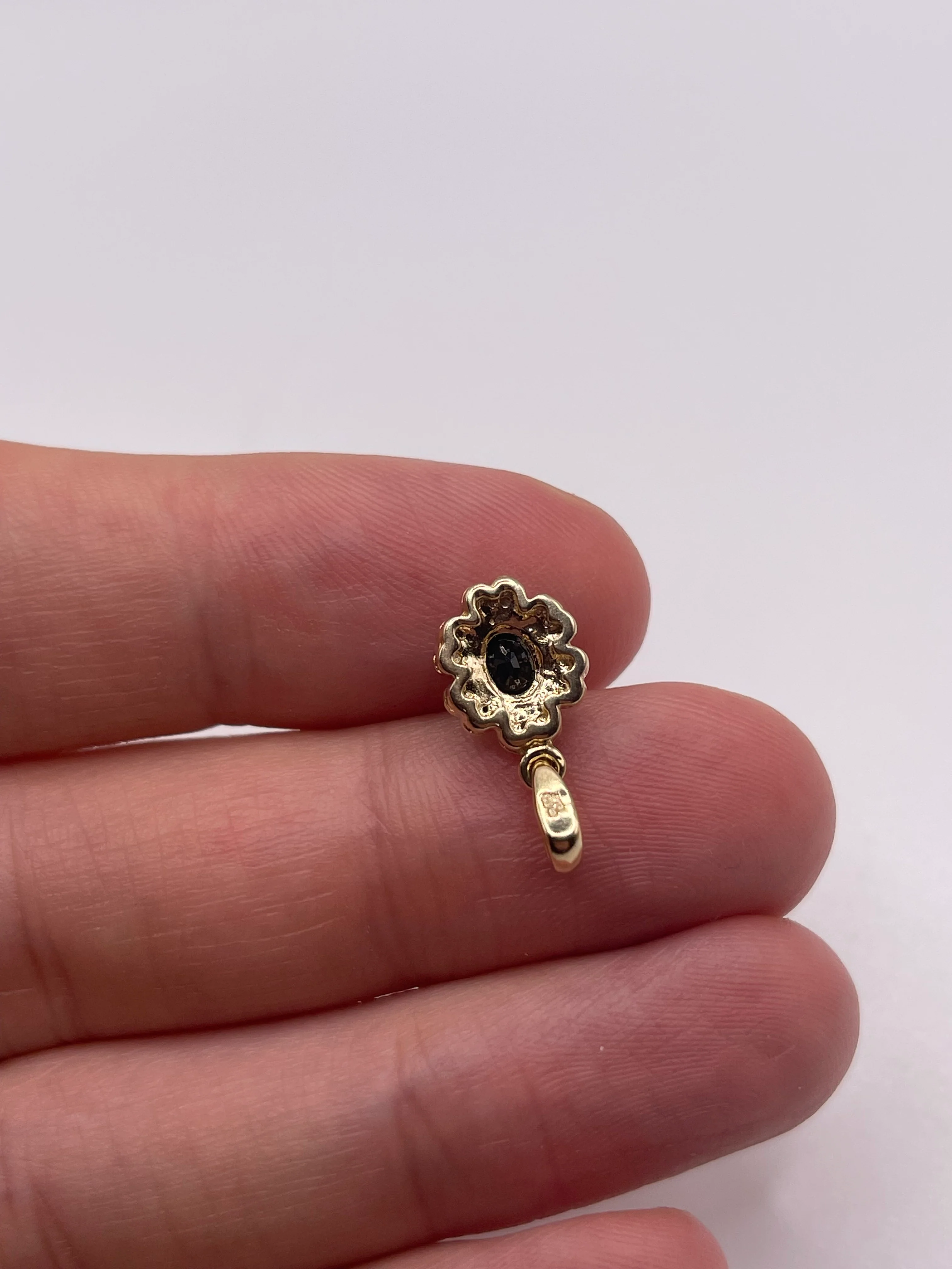 9ct gold sapphire and diamond pendant - Image 2