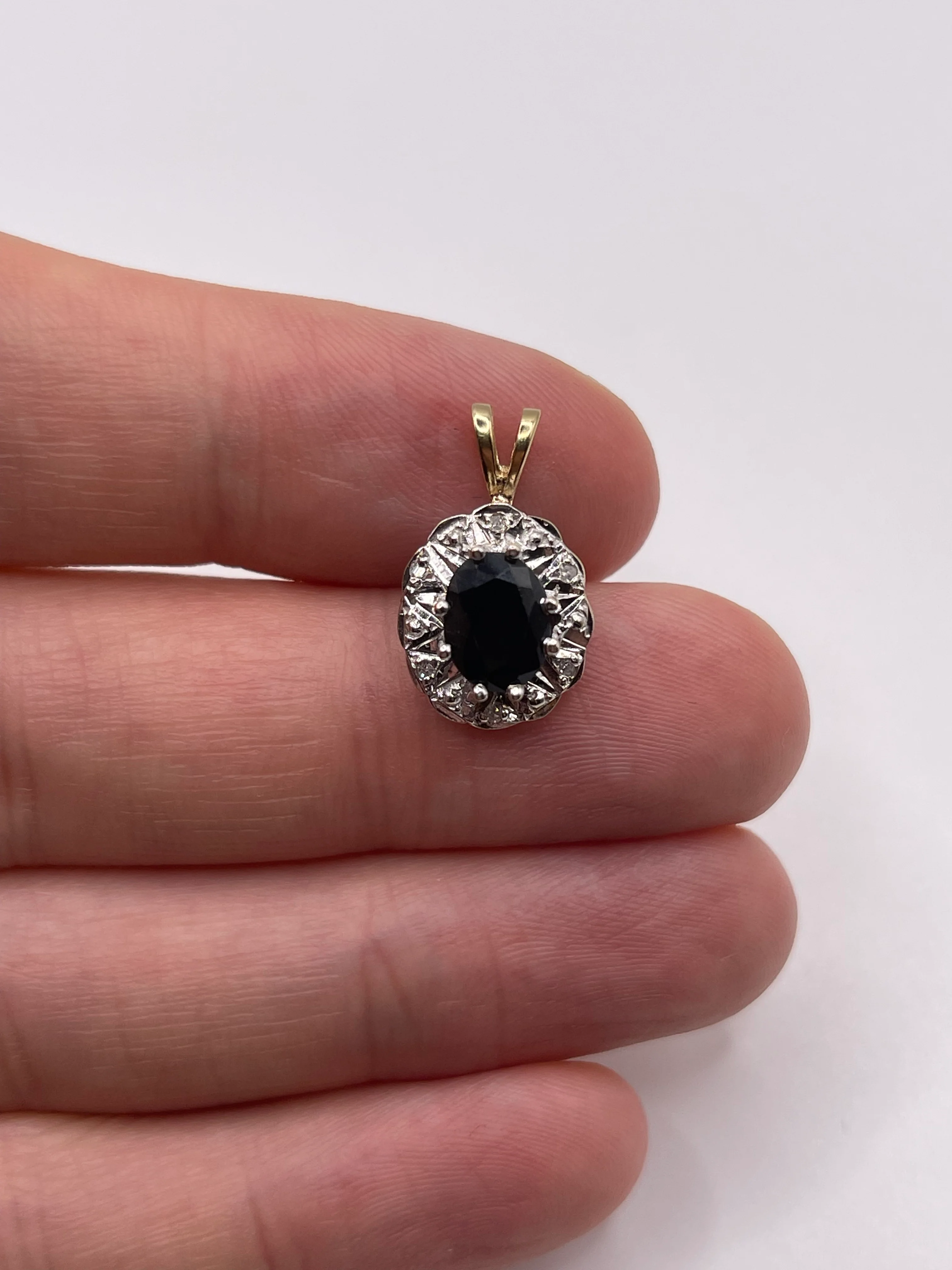 9ct gold sapphire and diamond pendant