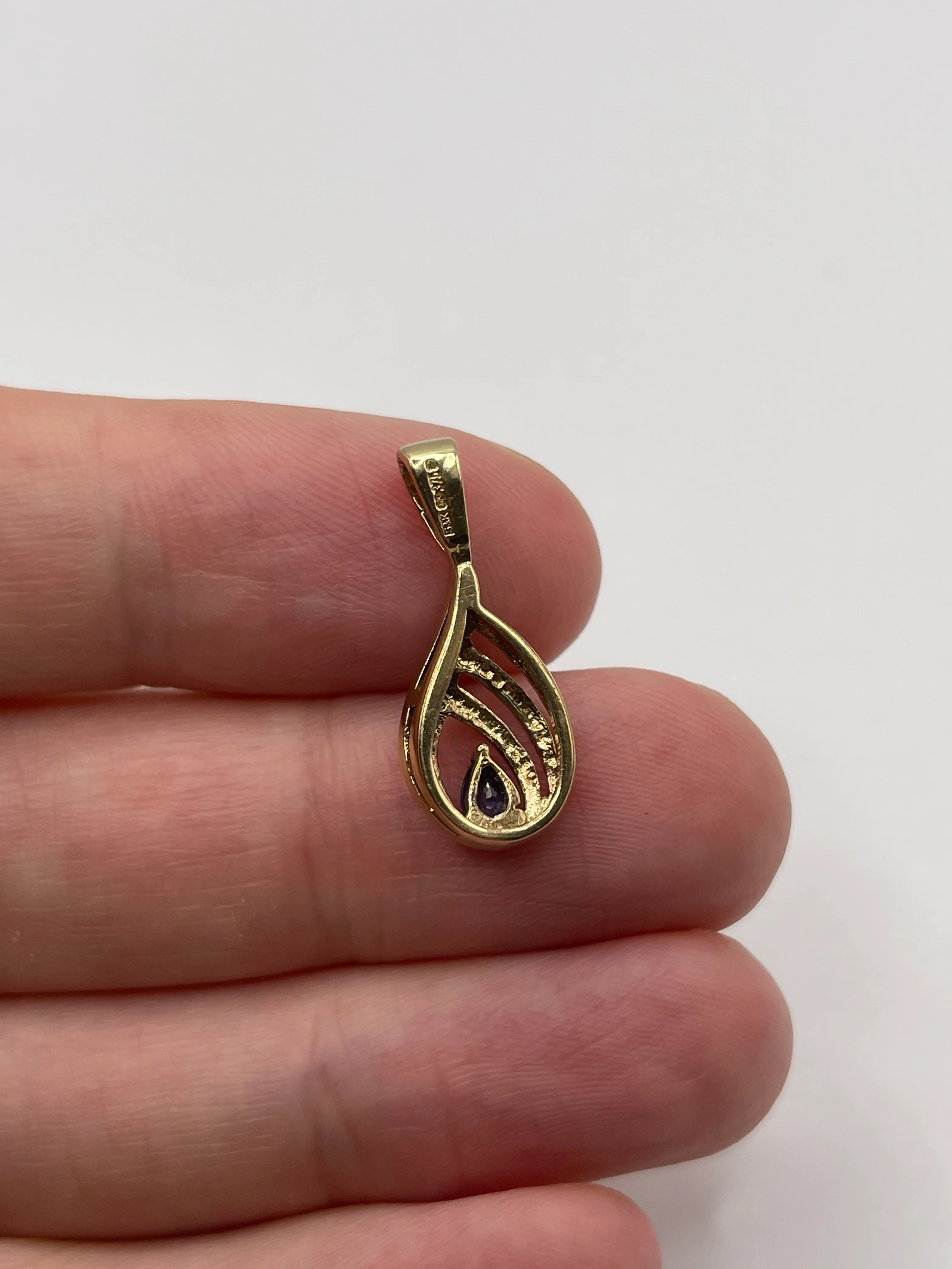 9ct gold sapphire and diamond pendant - Image 3