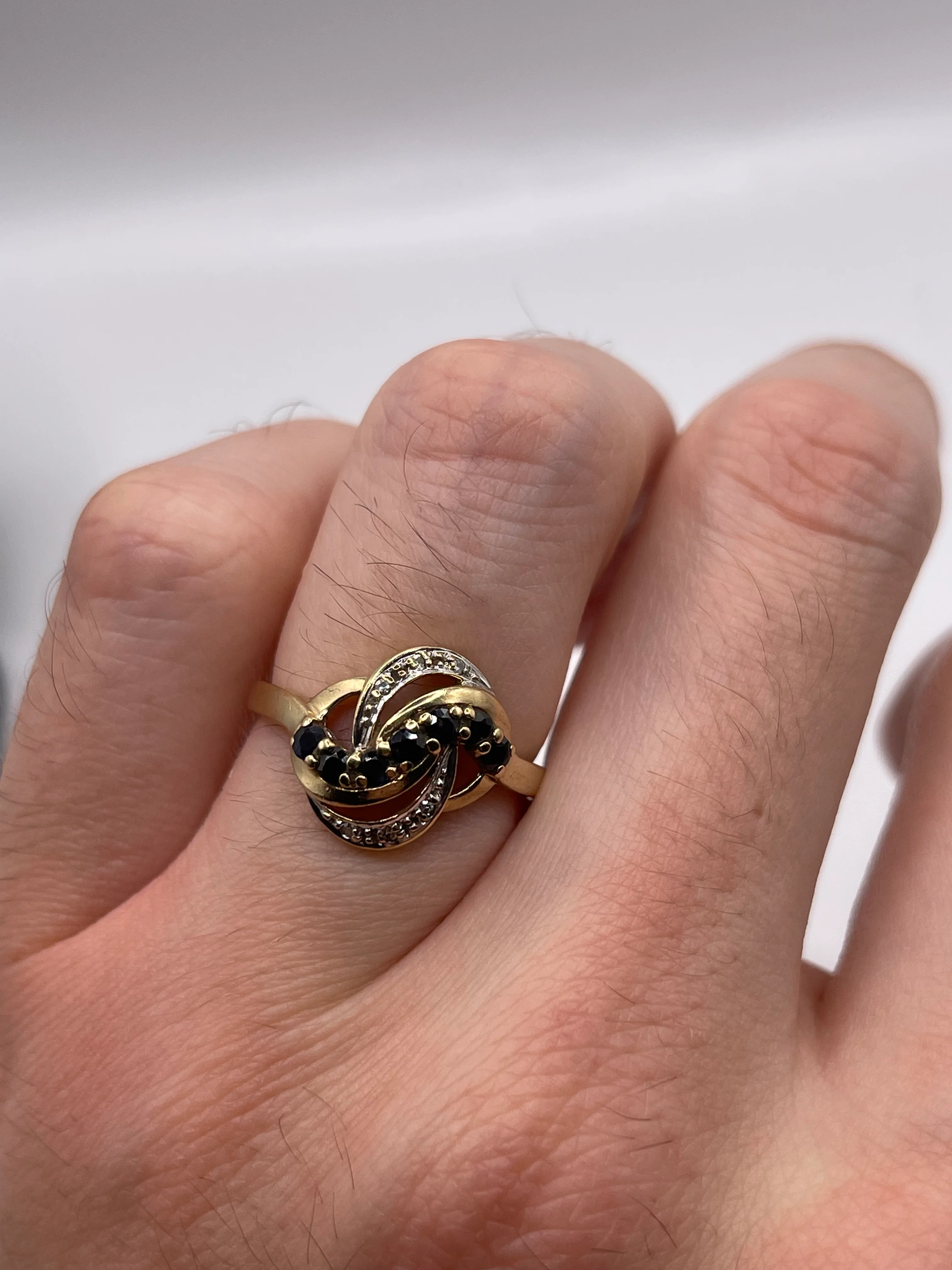 9ct gold sapphire and diamond ring - Image 4