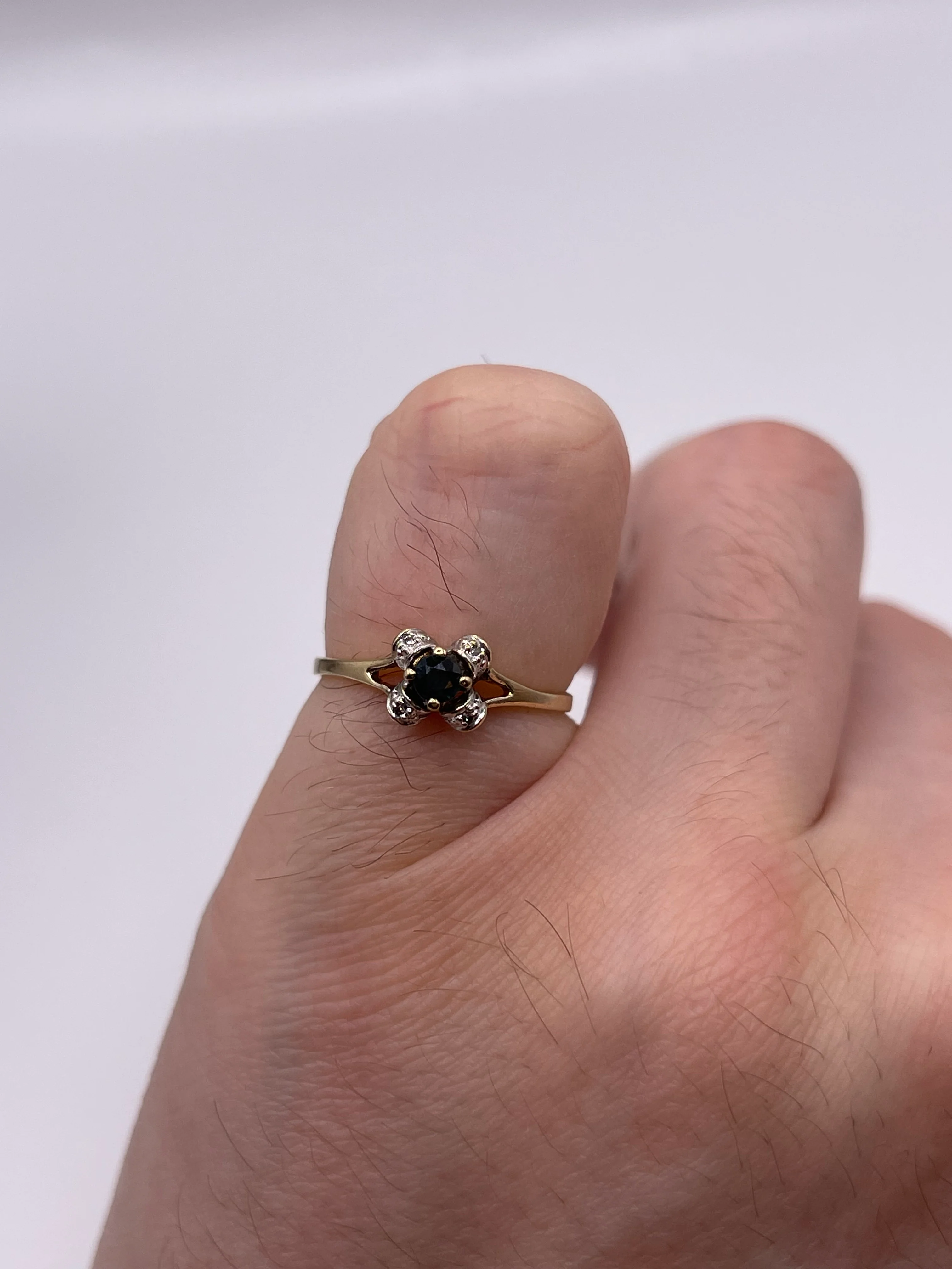 9ct gold sapphire and diamond ring - Image 4