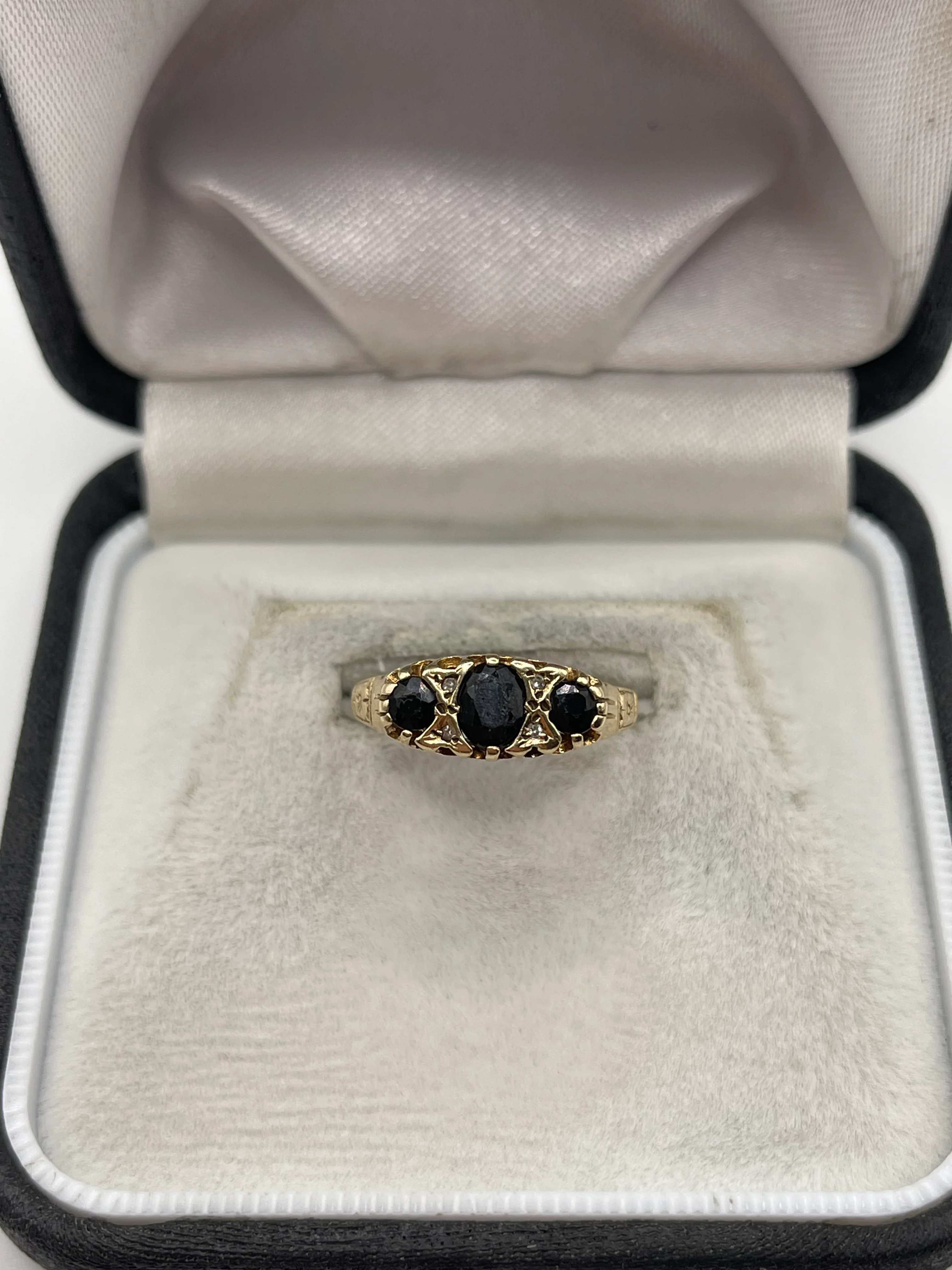 9ct gold sapphire and diamond ring
