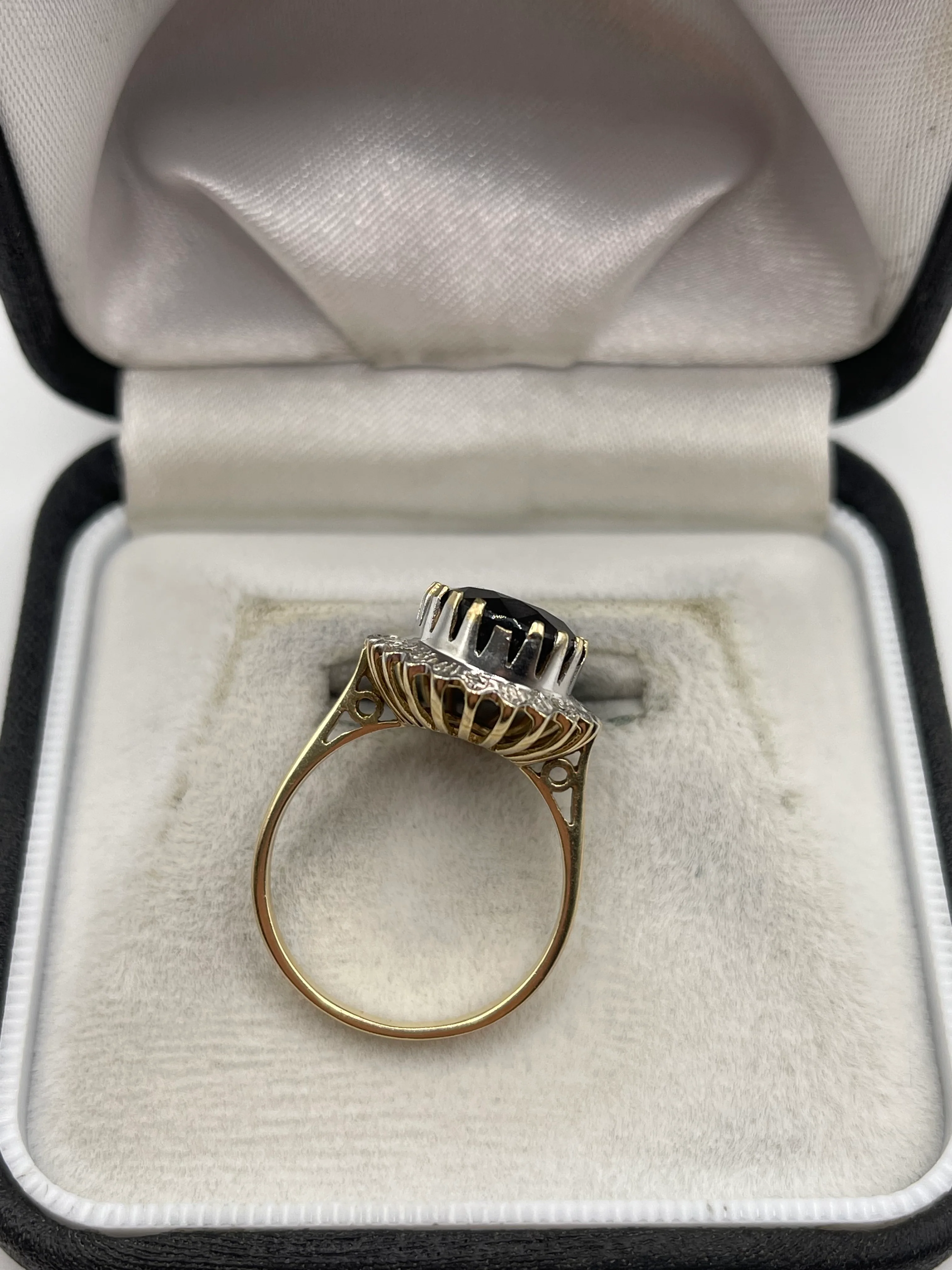 9ct gold sapphire and diamond ring - Image 3