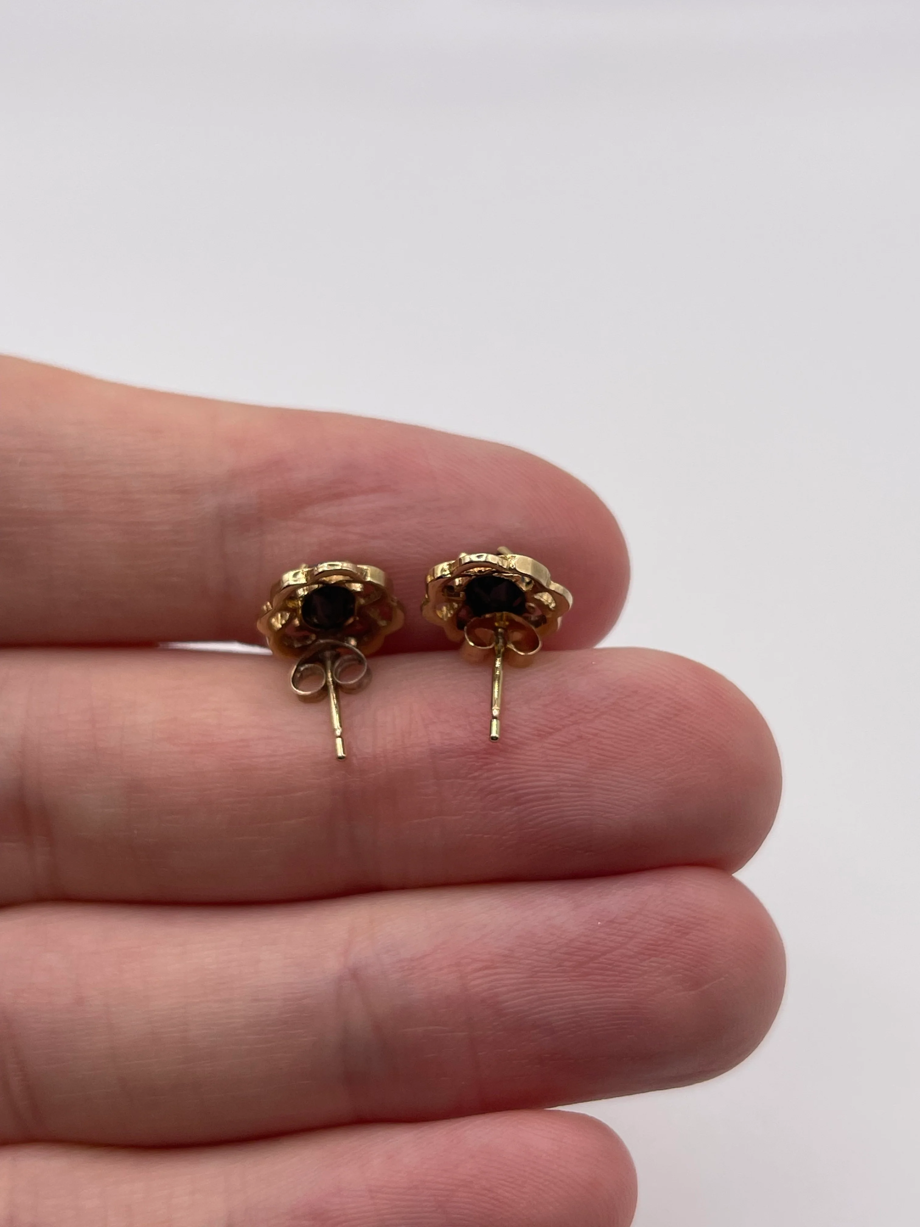 9ct gold sapphire earrings - Image 3