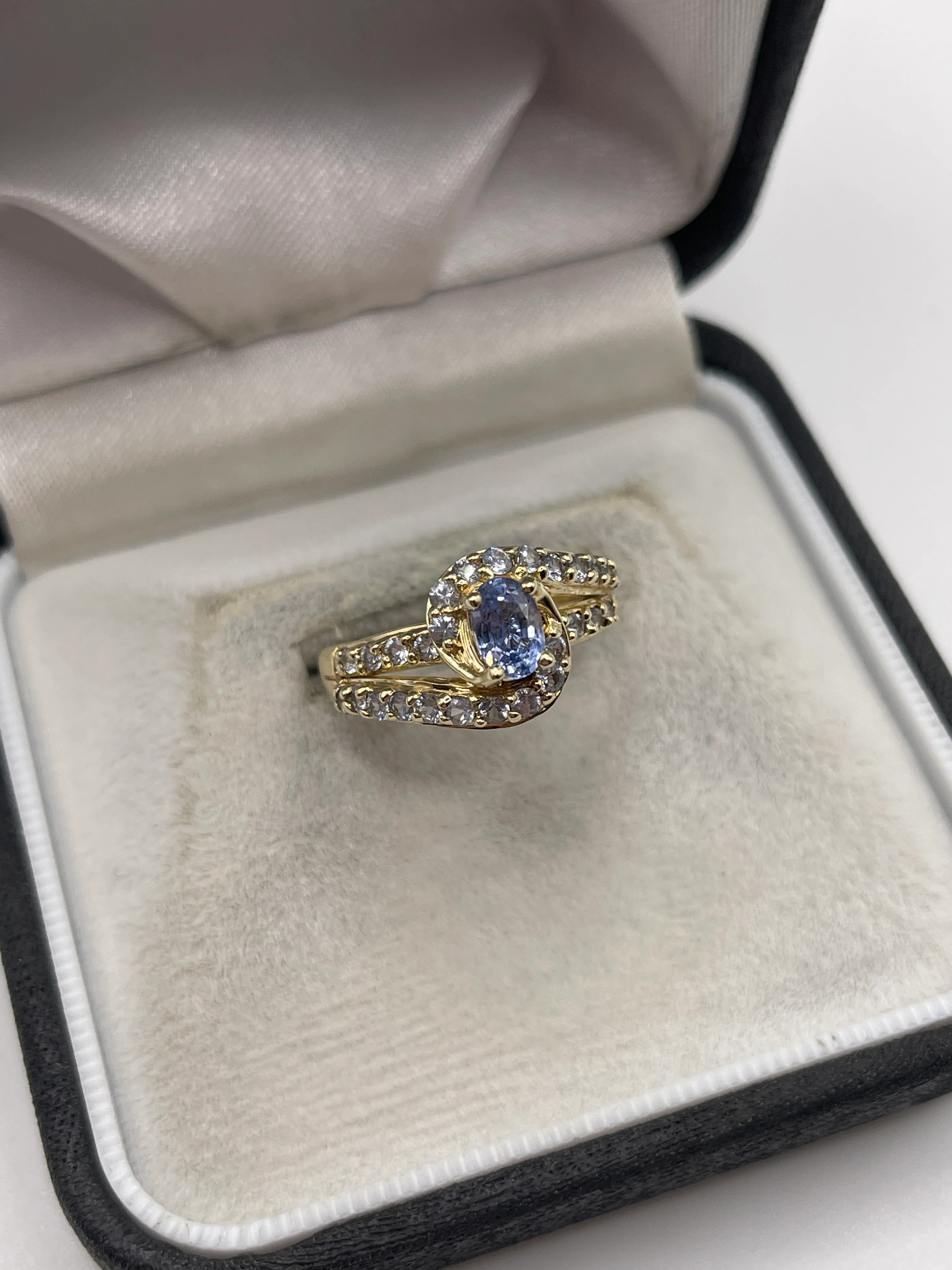9ct gold sapphire ring - Image 2