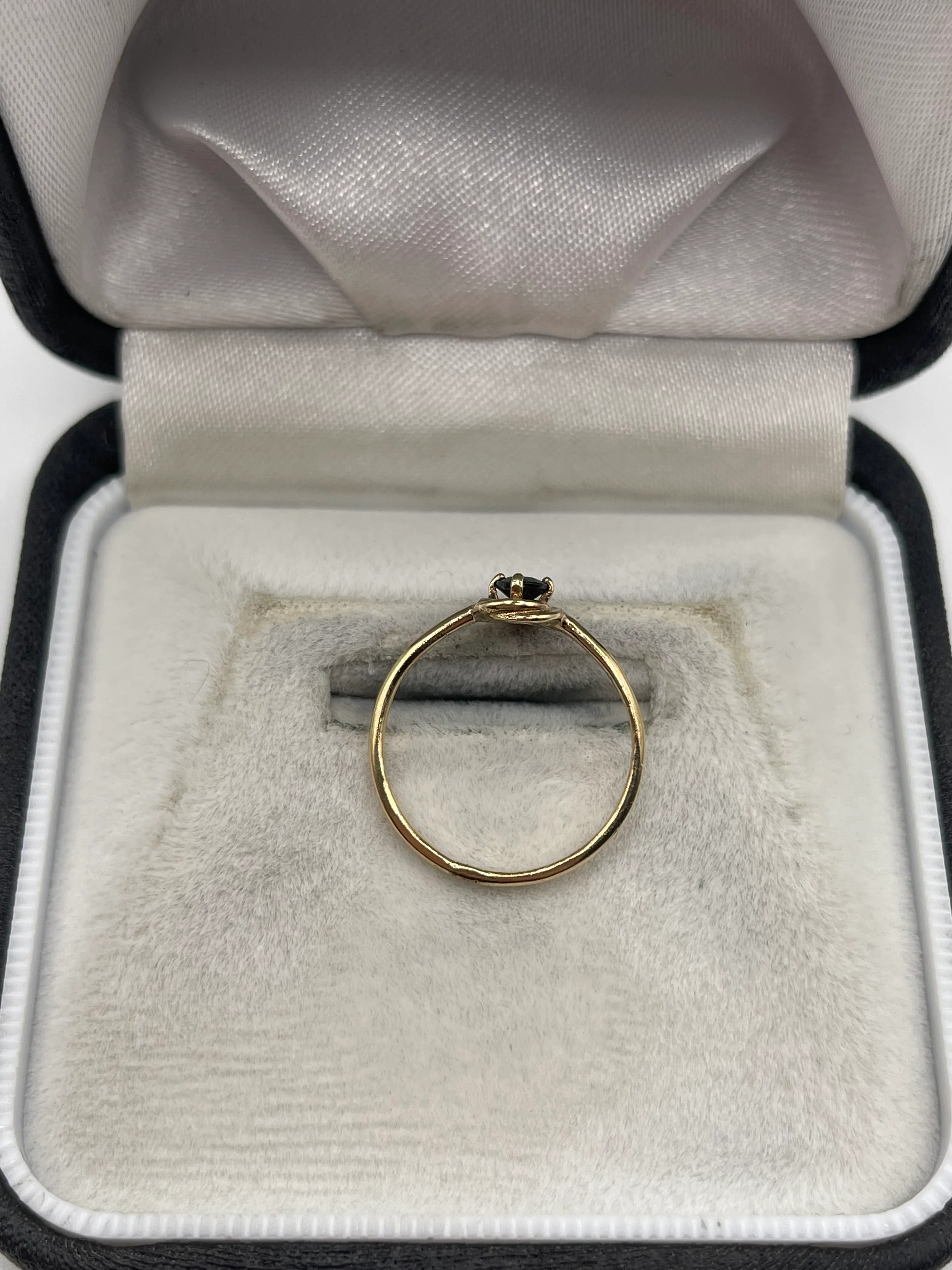9ct gold sapphire ring - Image 3