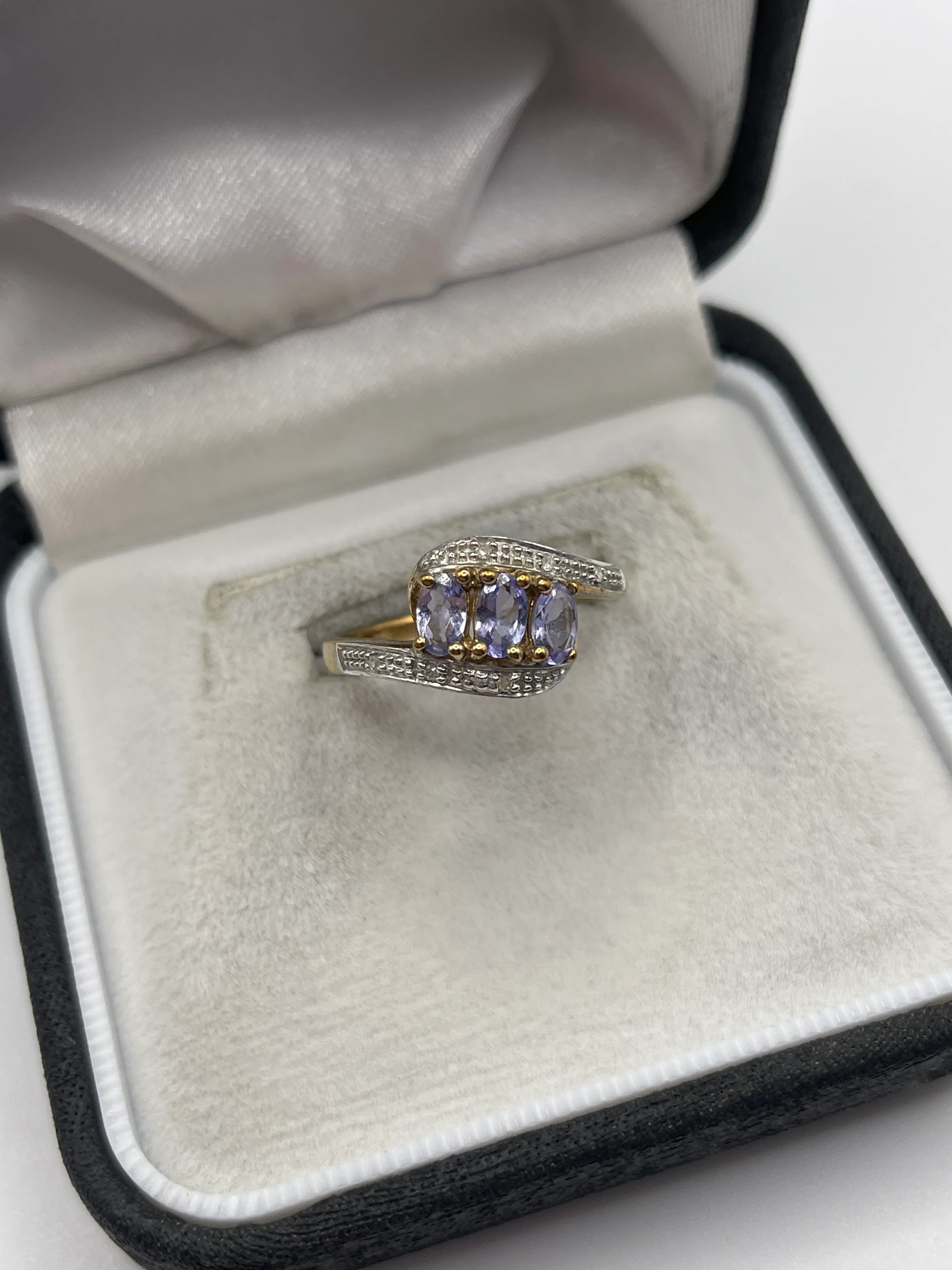 9ct gold tanzanite and diamond ring - Image 2