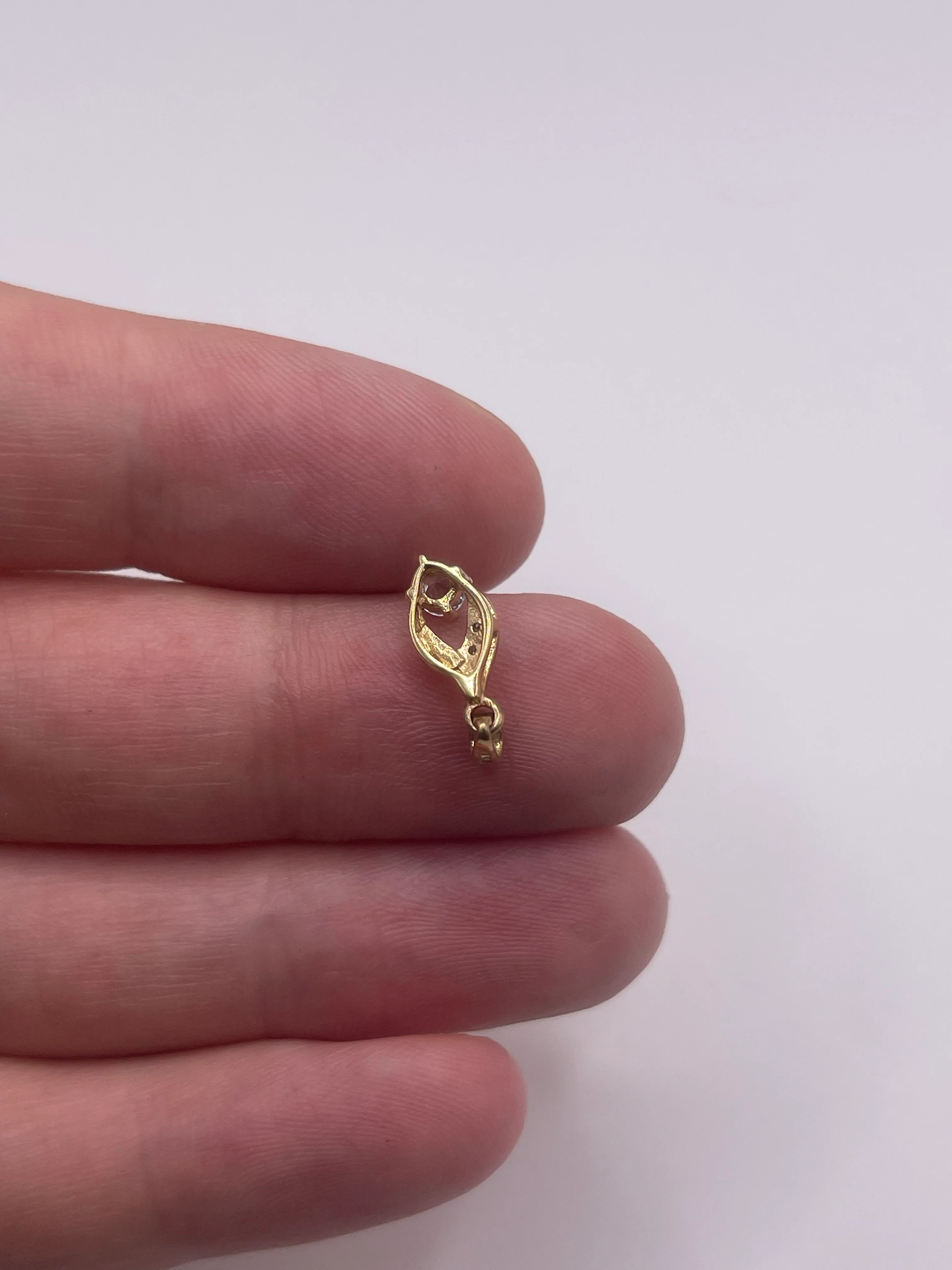 9ct gold topaz and diamond pendant - Image 3