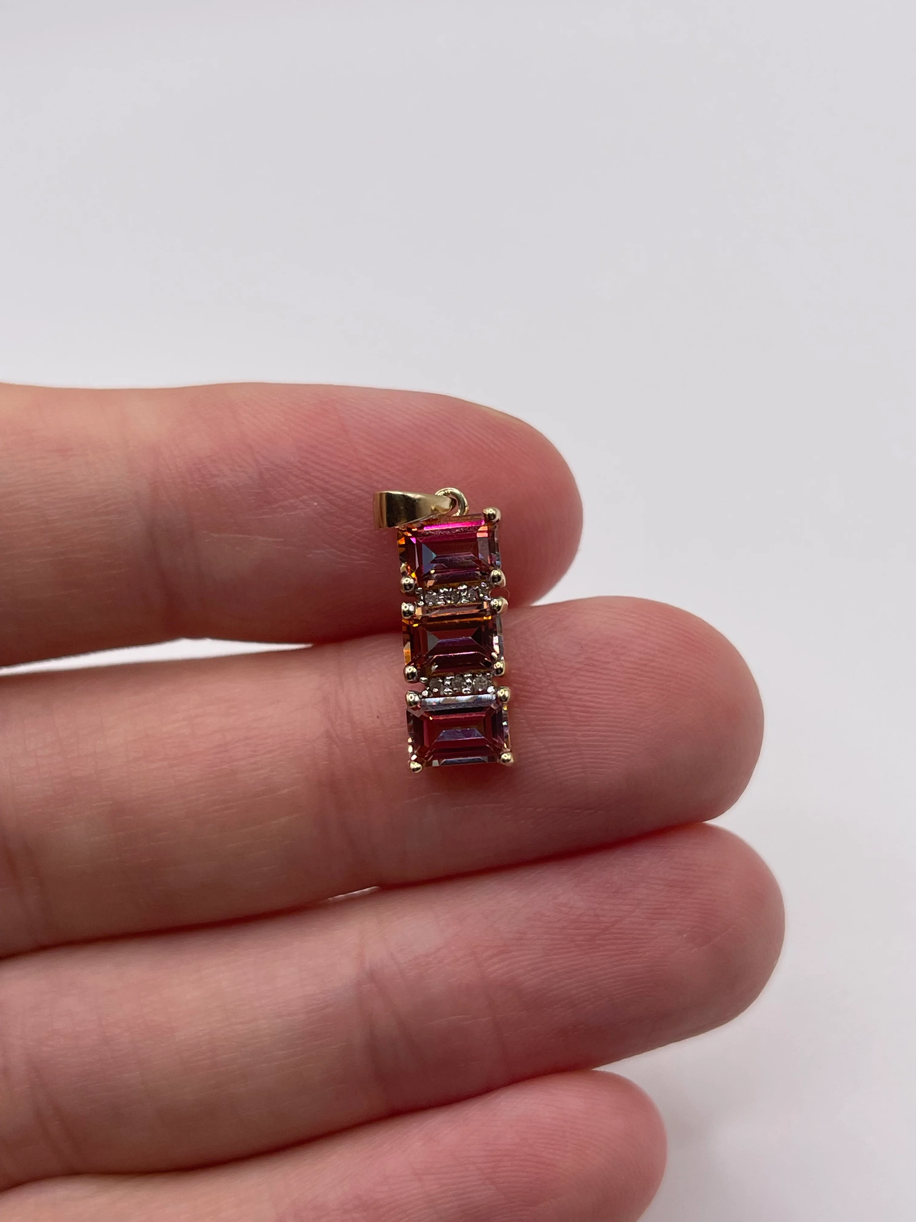 9ct gold topaz and diamond pendant