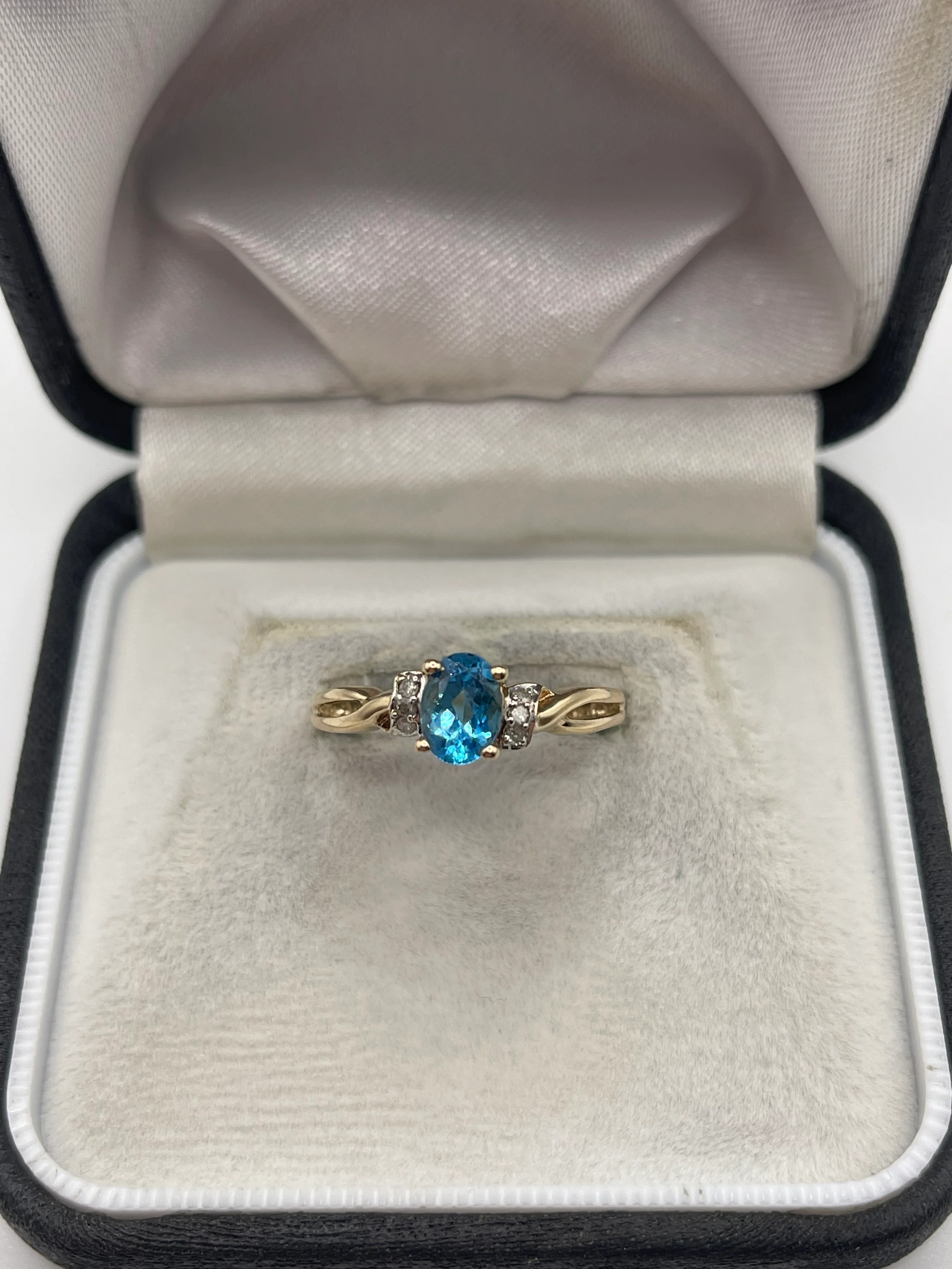 9ct gold topaz and diamond ring