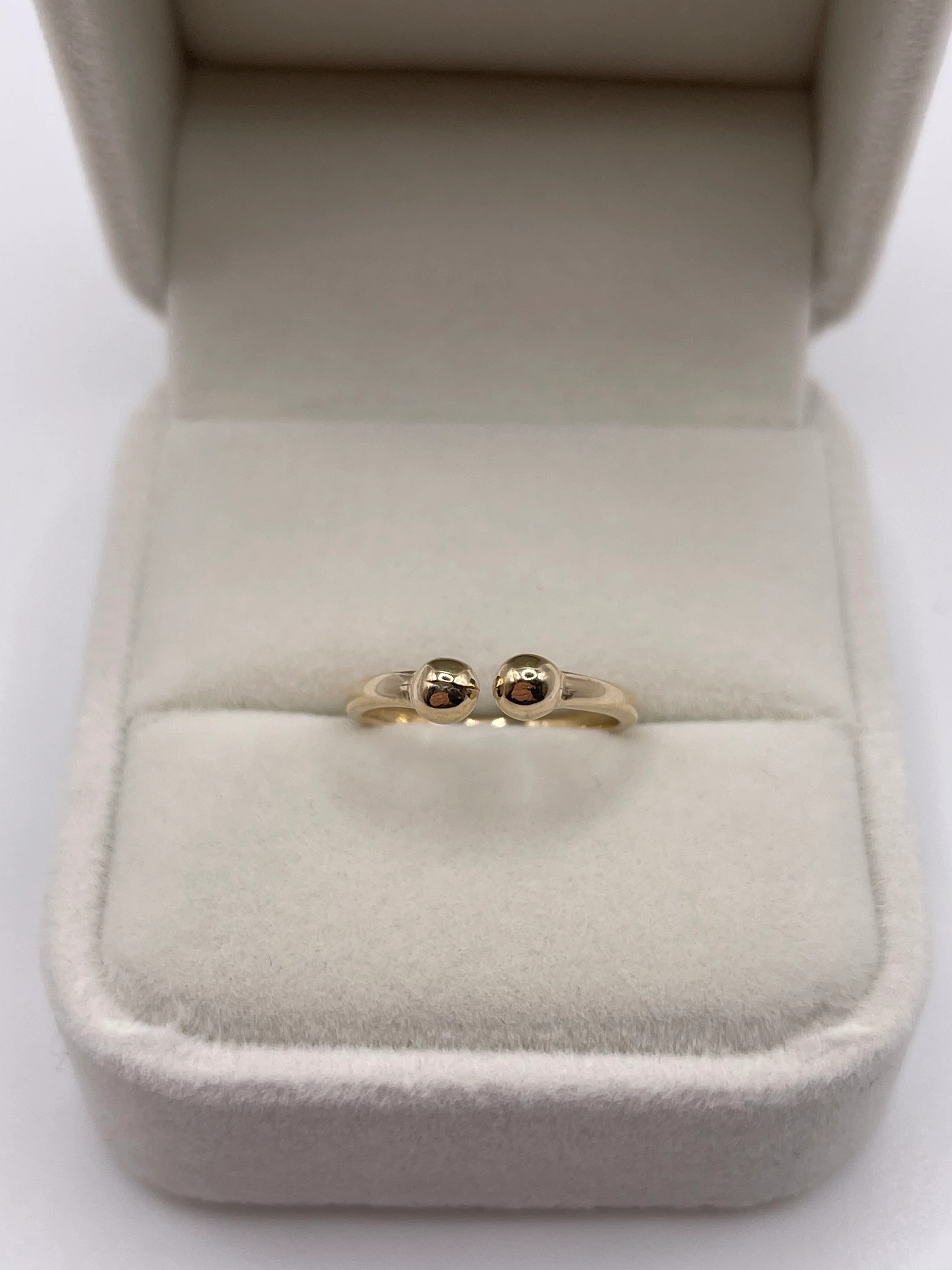 9ct gold torque ring