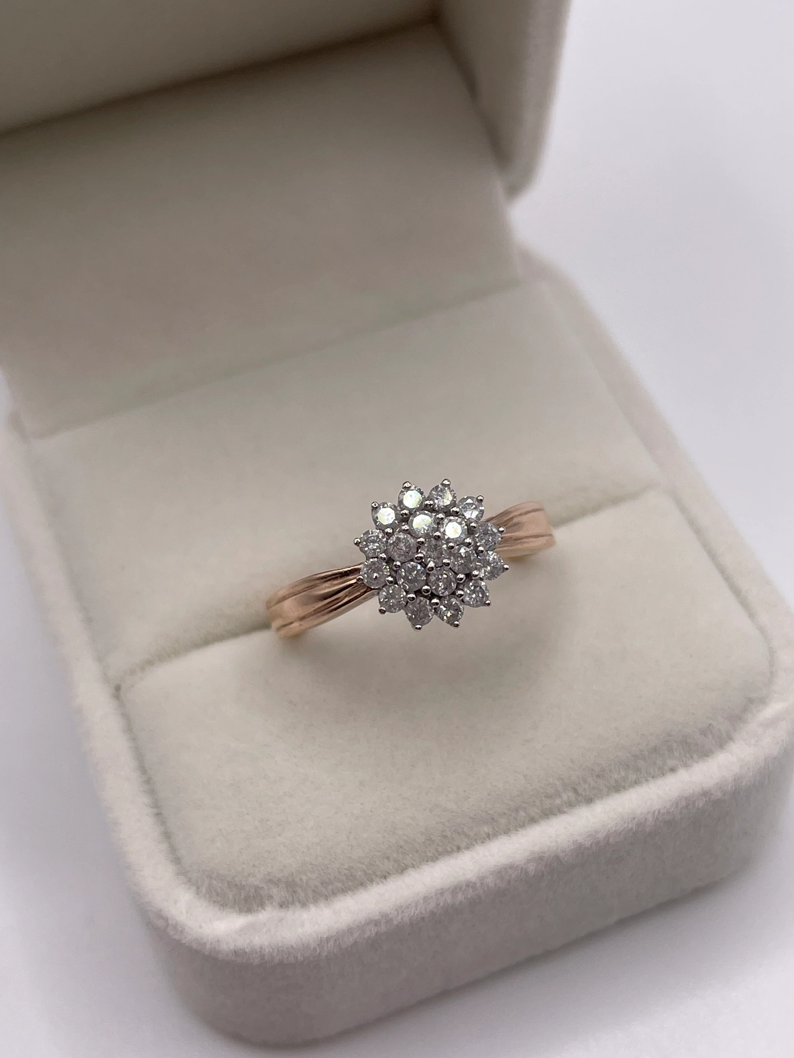 9ct rose gold diamond cluster ring - Image 2