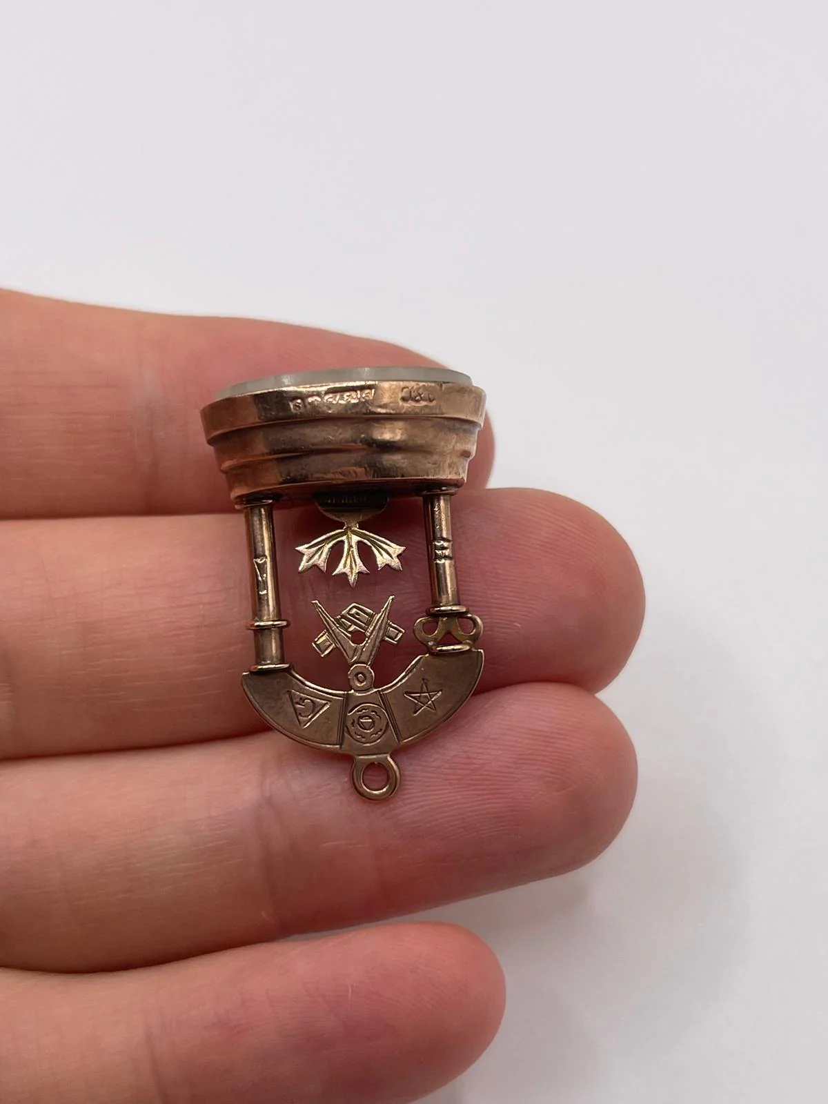 9ct rose gold masonic fob - Image 3