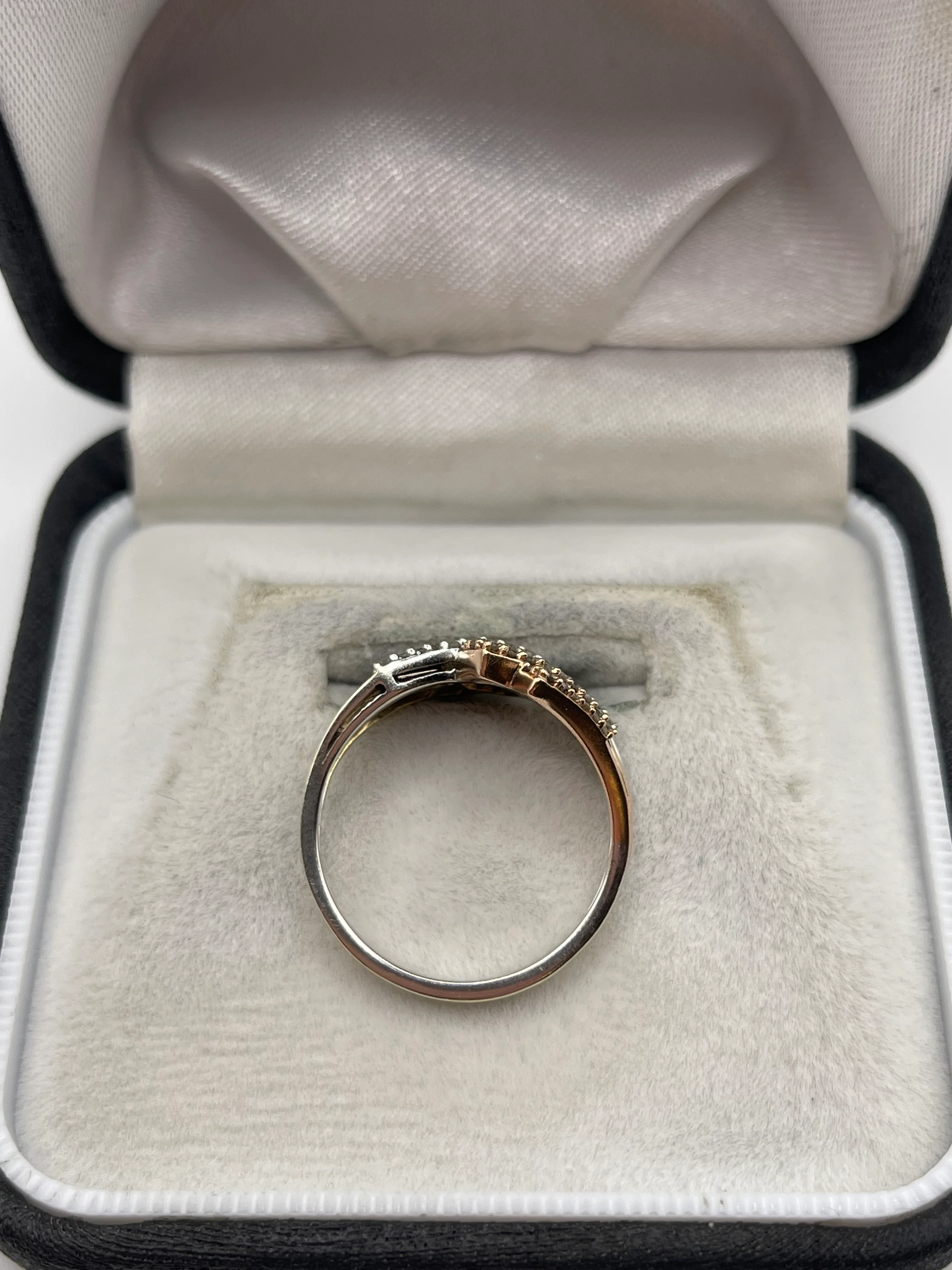 9ct tri gold diamond cluster ring - Image 3