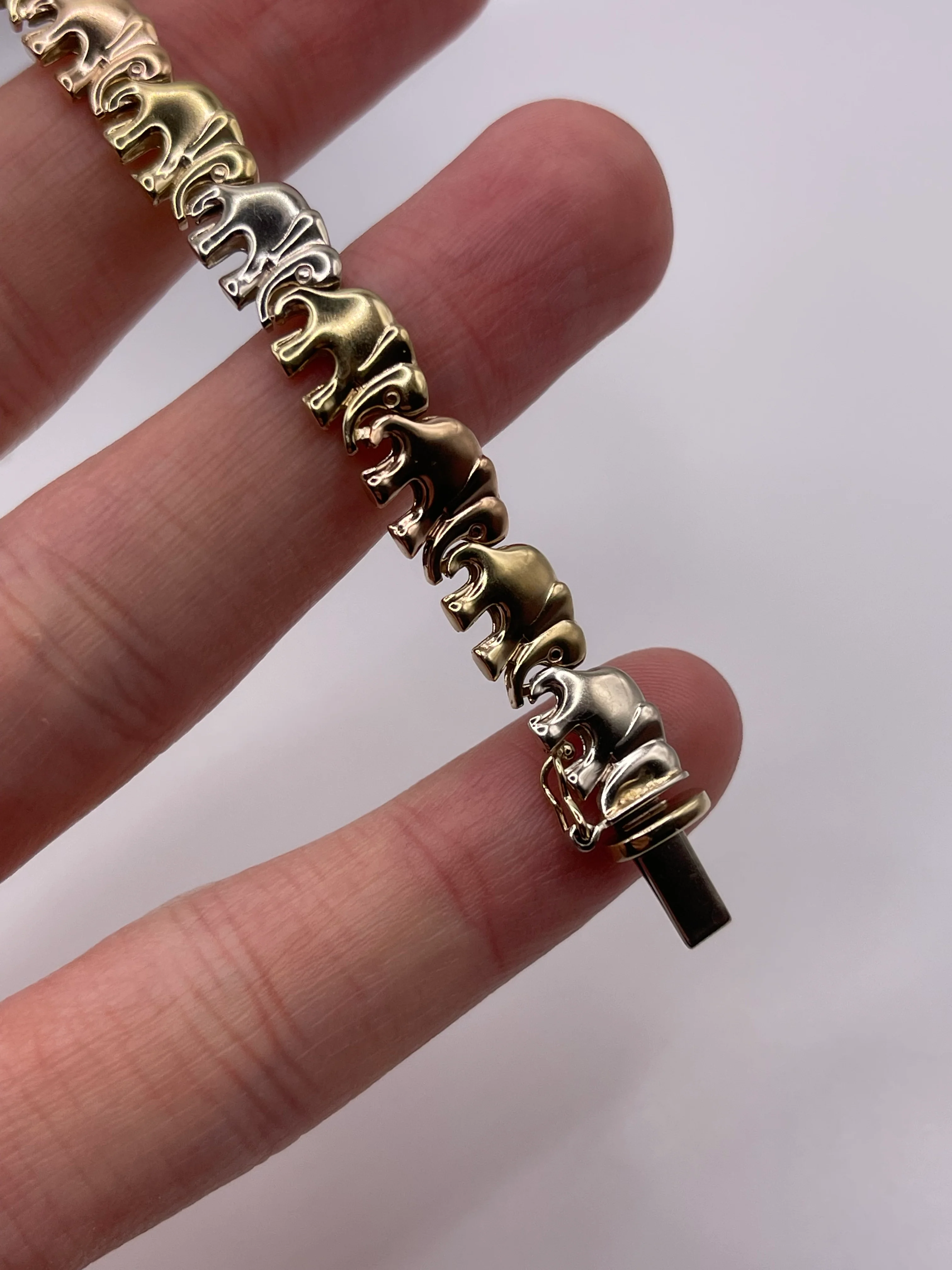 9ct tri gold elephant bracelet - Image 2