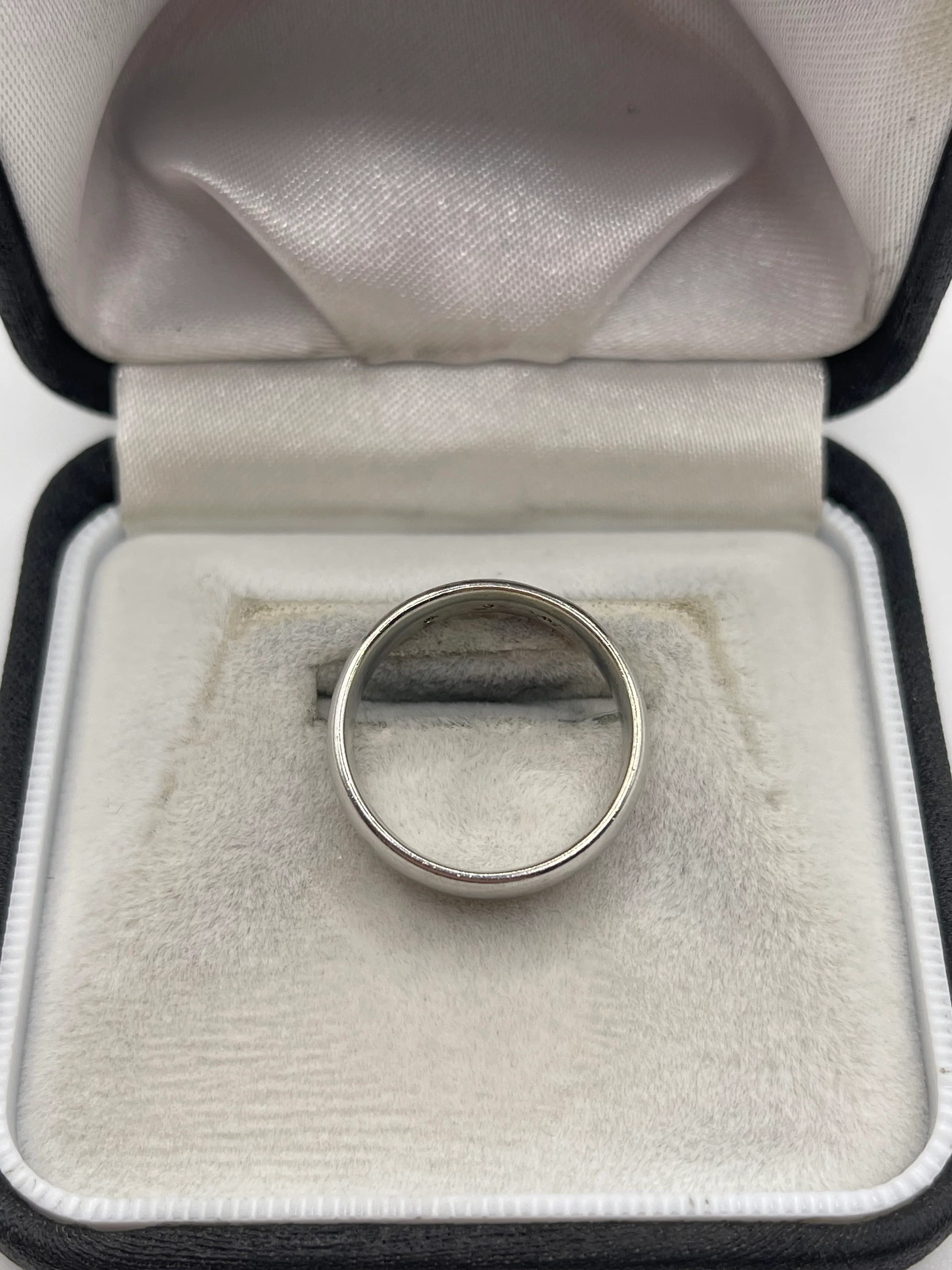 9ct white gold diamond ring - Image 3