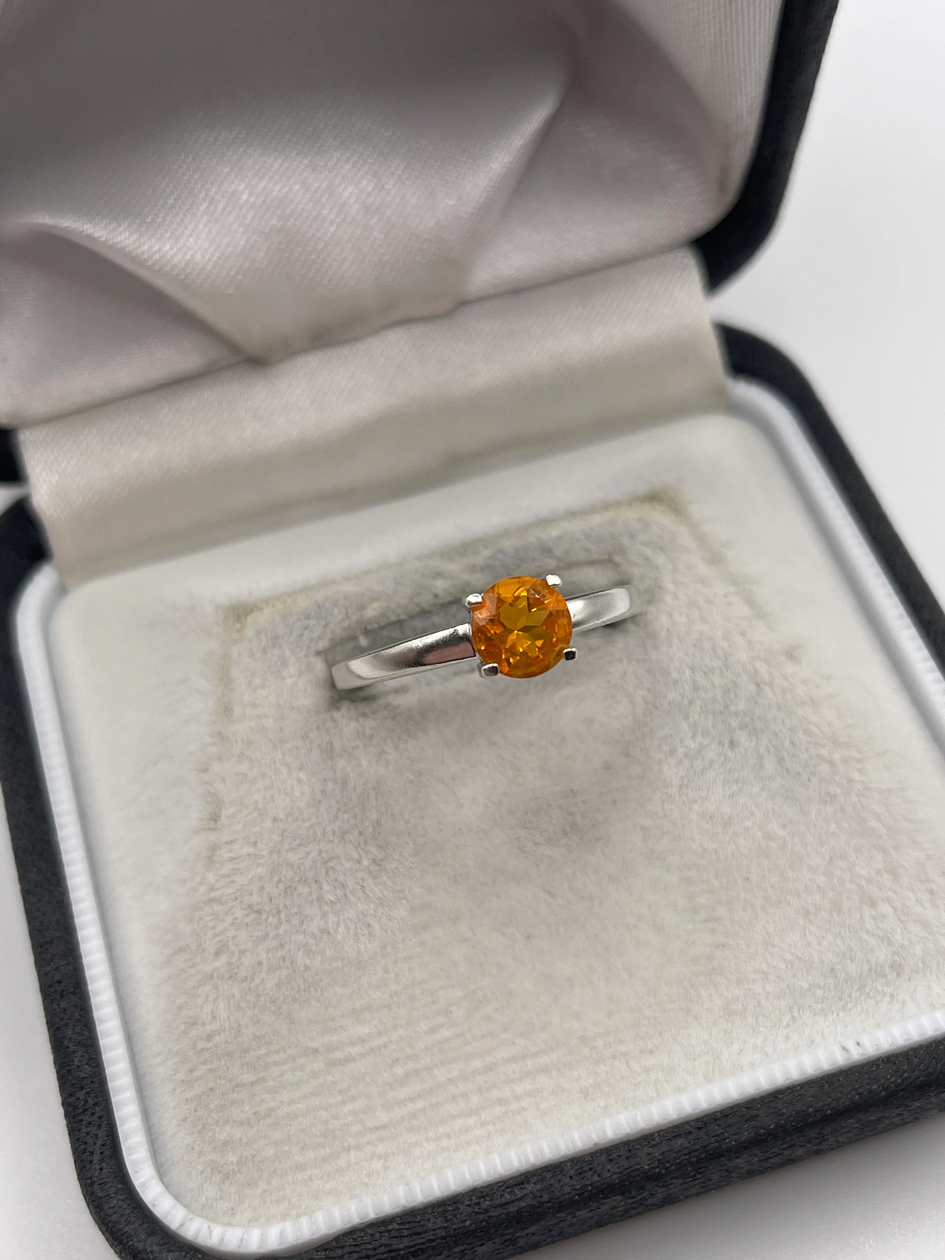9ct white gold fire opal ring - Image 2