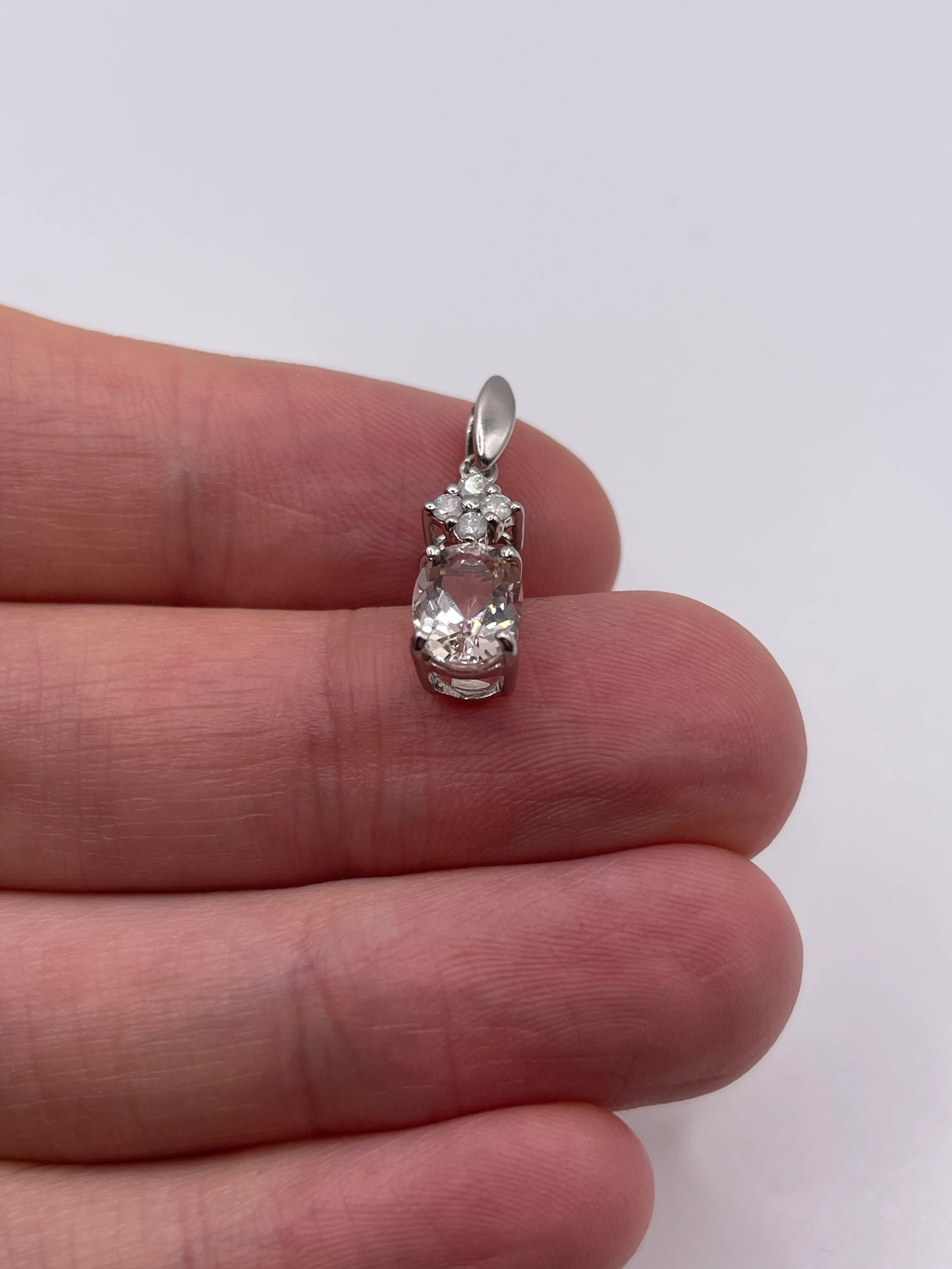 9ct white gold morganite and diamond pendant - Image 2