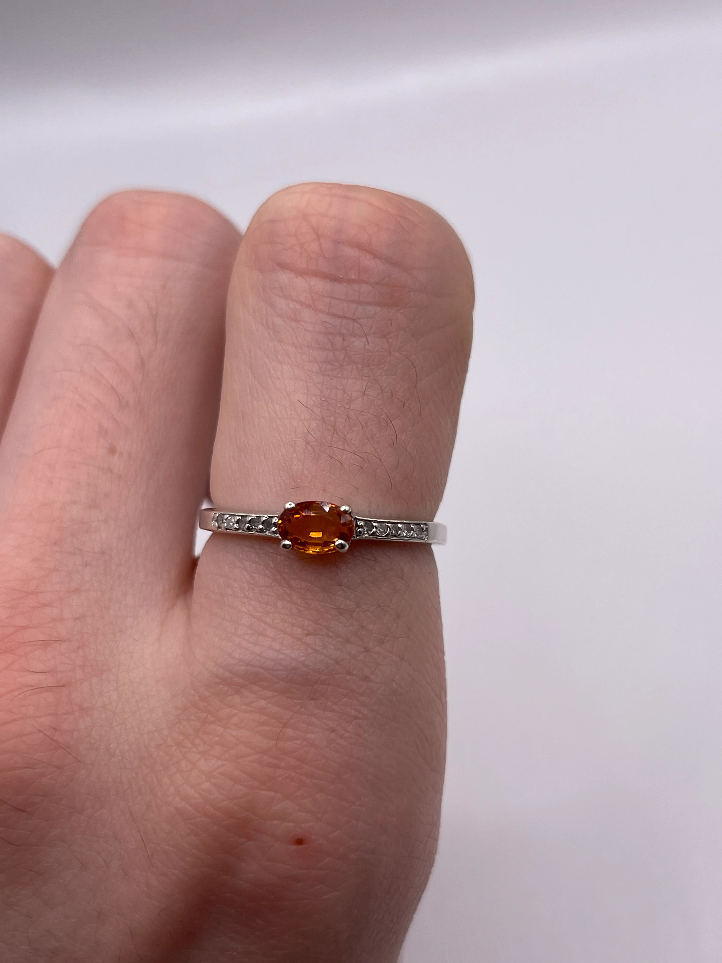 9ct white gold orange sapphire and diamond ring - Image 4