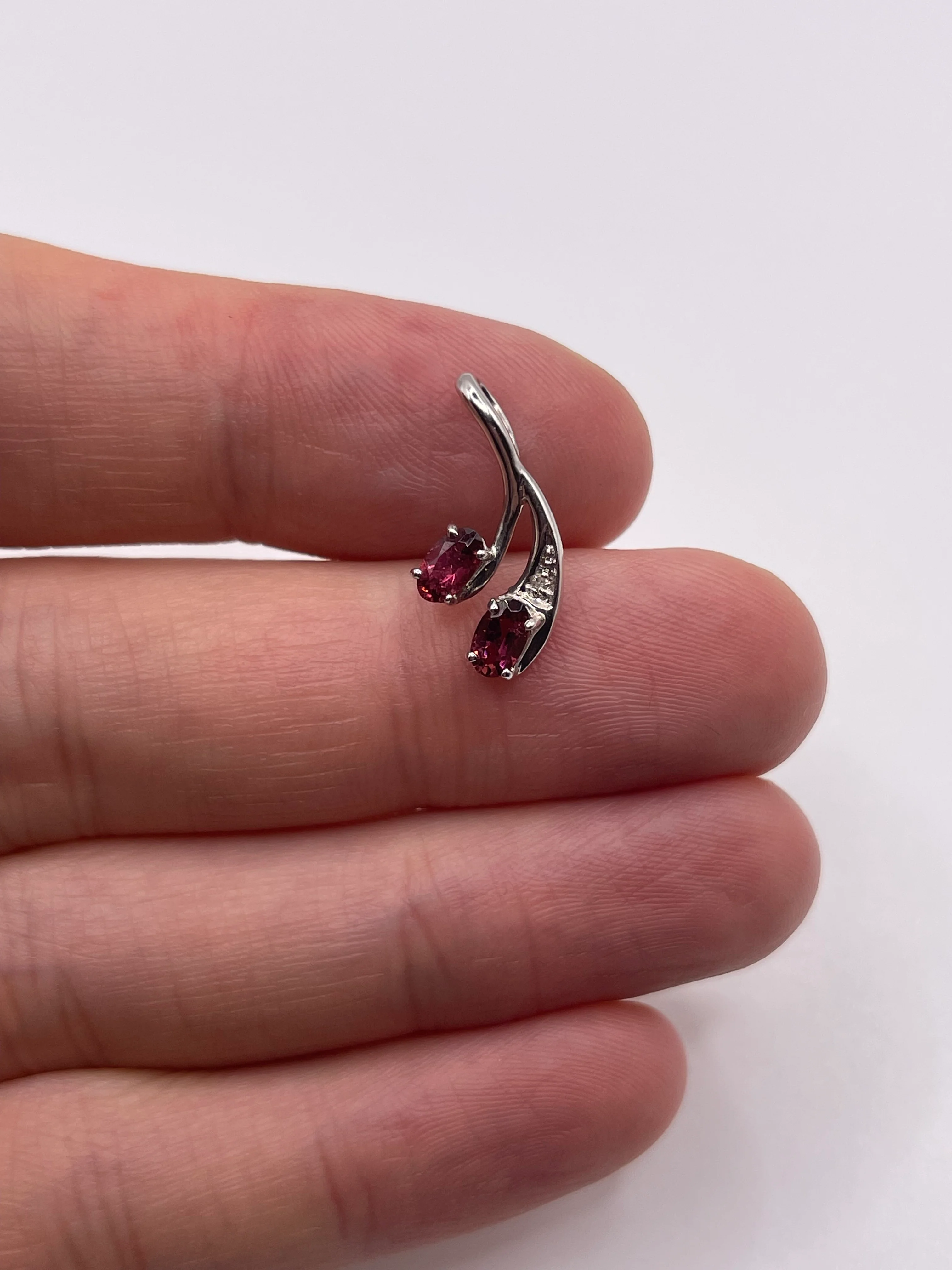 9ct white gold tourmaline and diamond pendant