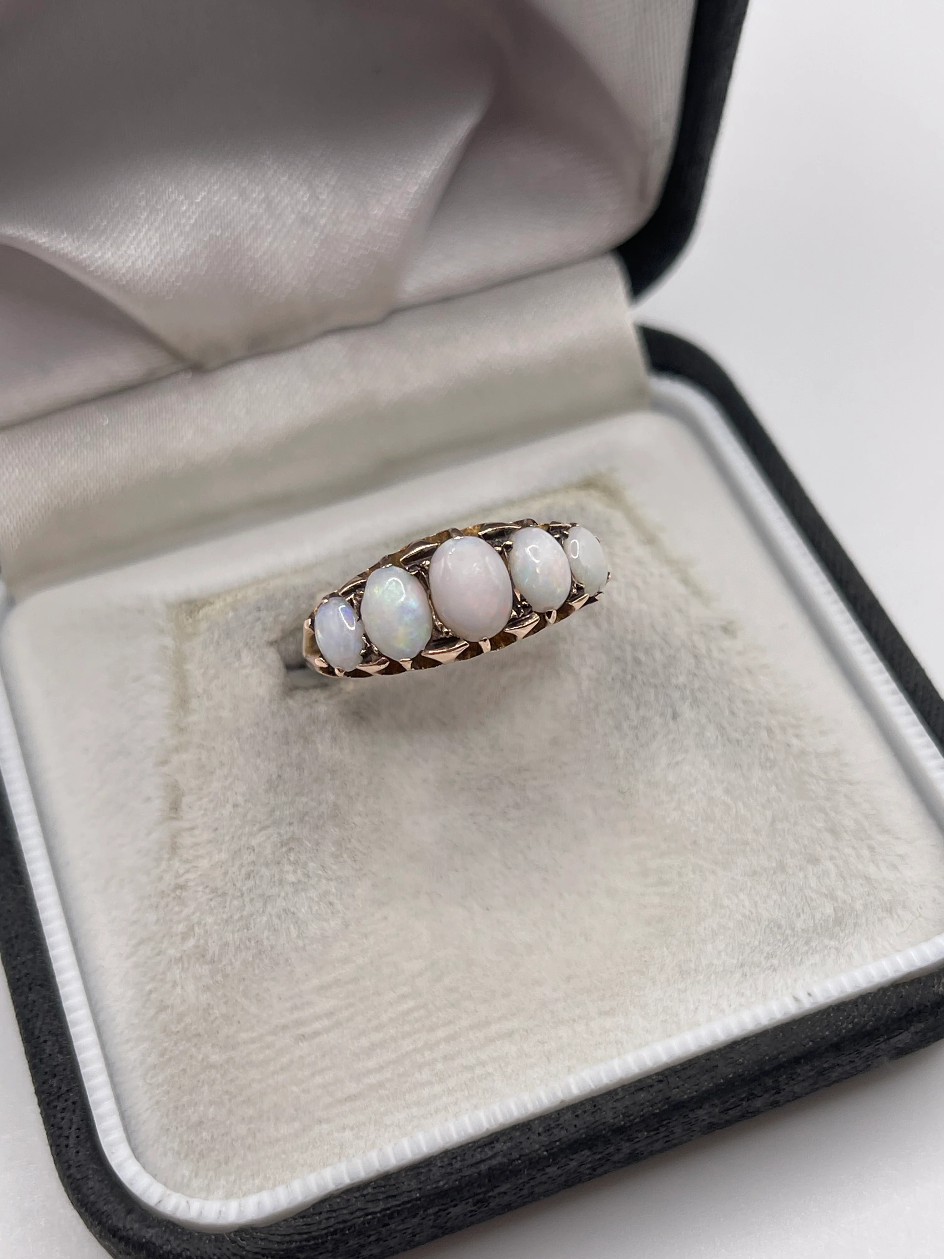 Antique 9ct rose gold opal ring - Image 2