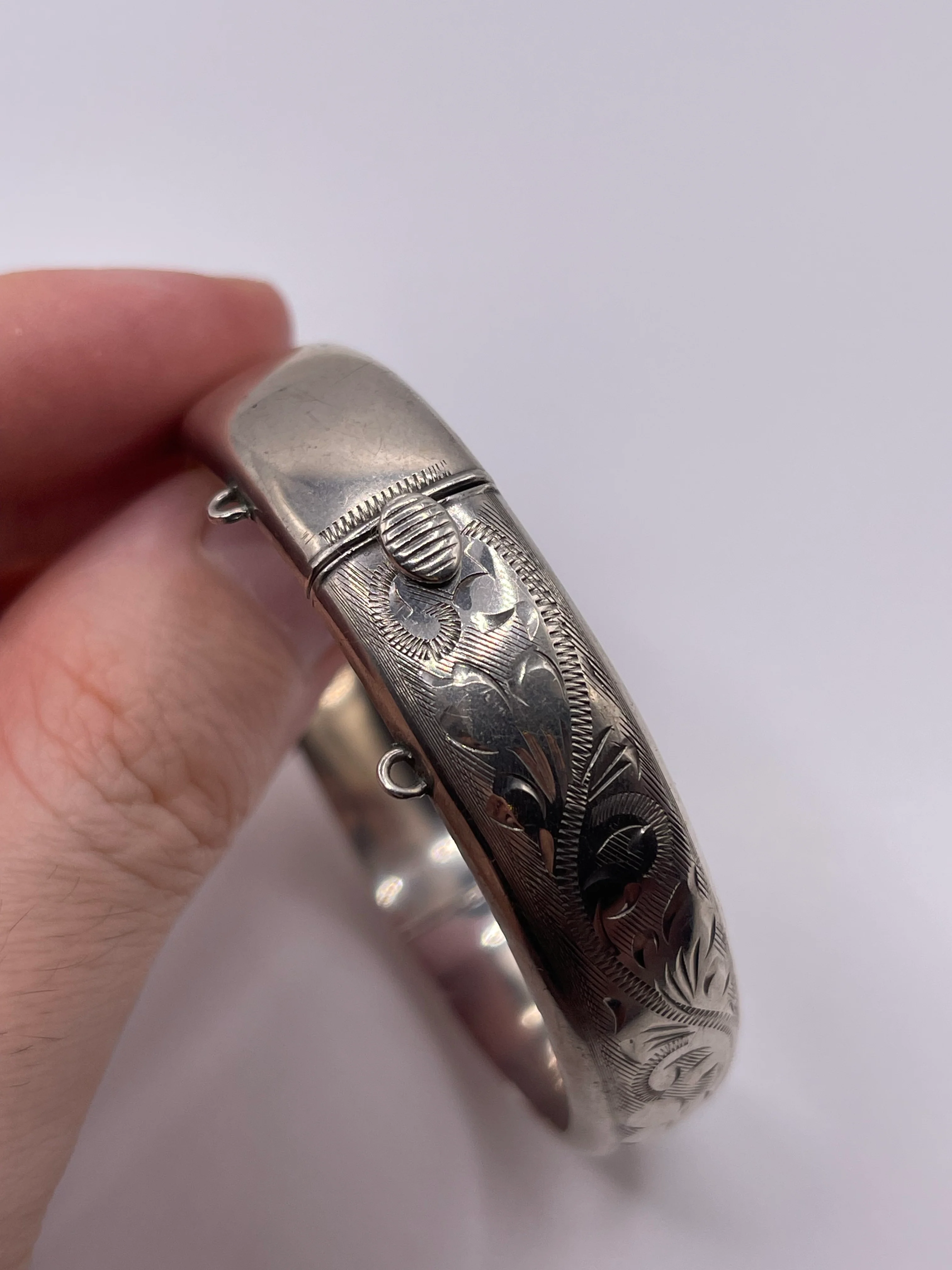 Engraved silver bangle - Image 2