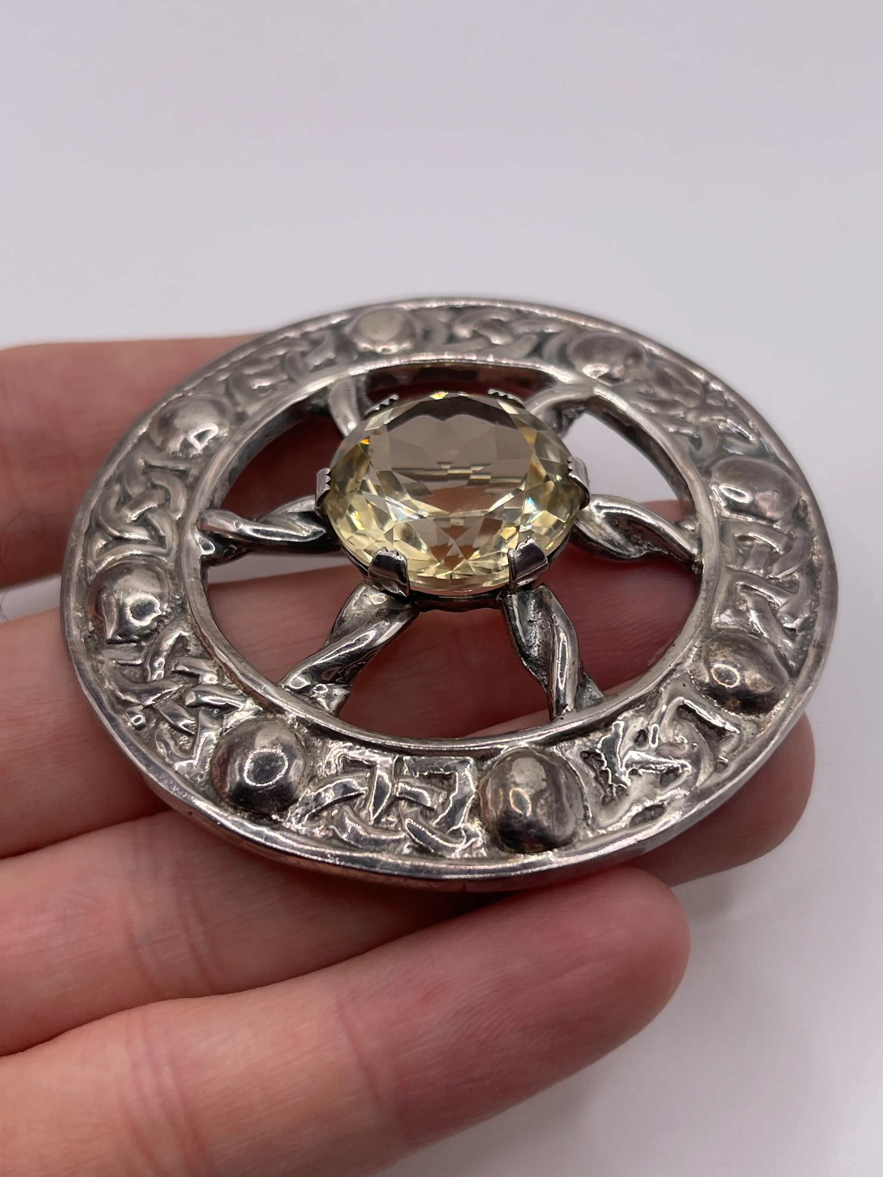 Heavy Scottish silver citrine brooch - Image 2